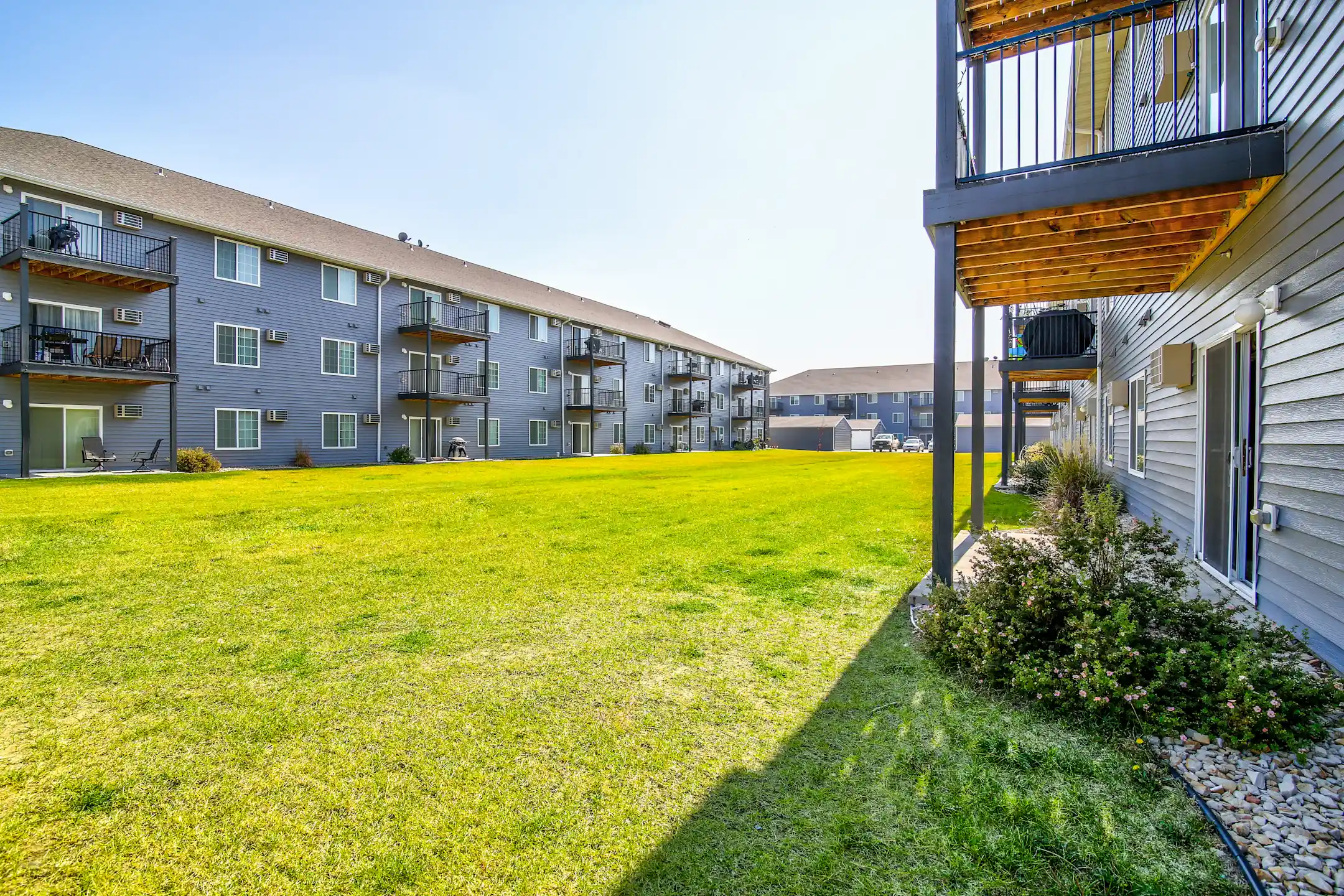 South Park Place 721 SW 8th St Dickinson, ND Apartments for Rent