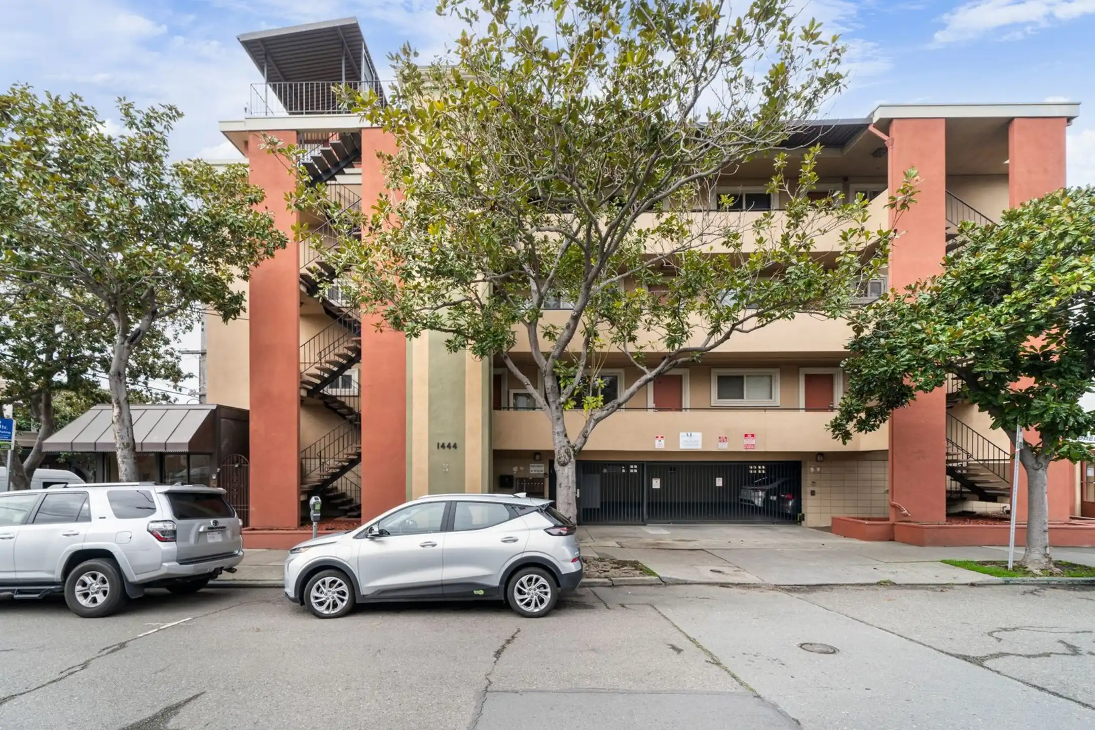 1444 Walnut St  