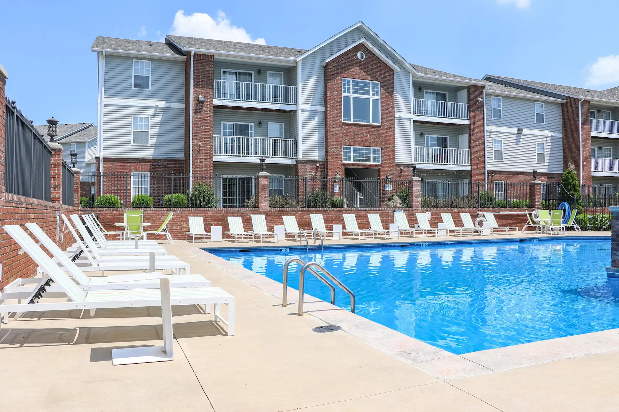 Pool - Kensington Park and The Lodges - Springfield, MO