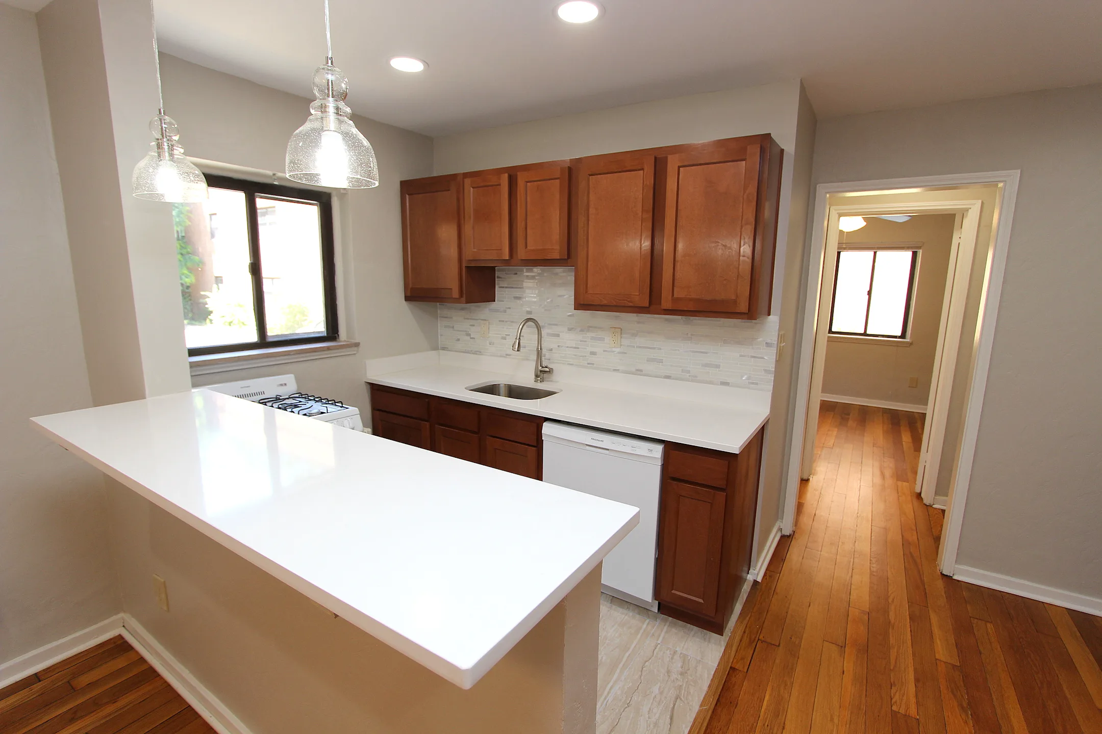 Shadyside Apartments 6005 Fifth Avenue Pittsburgh, PA Apartments