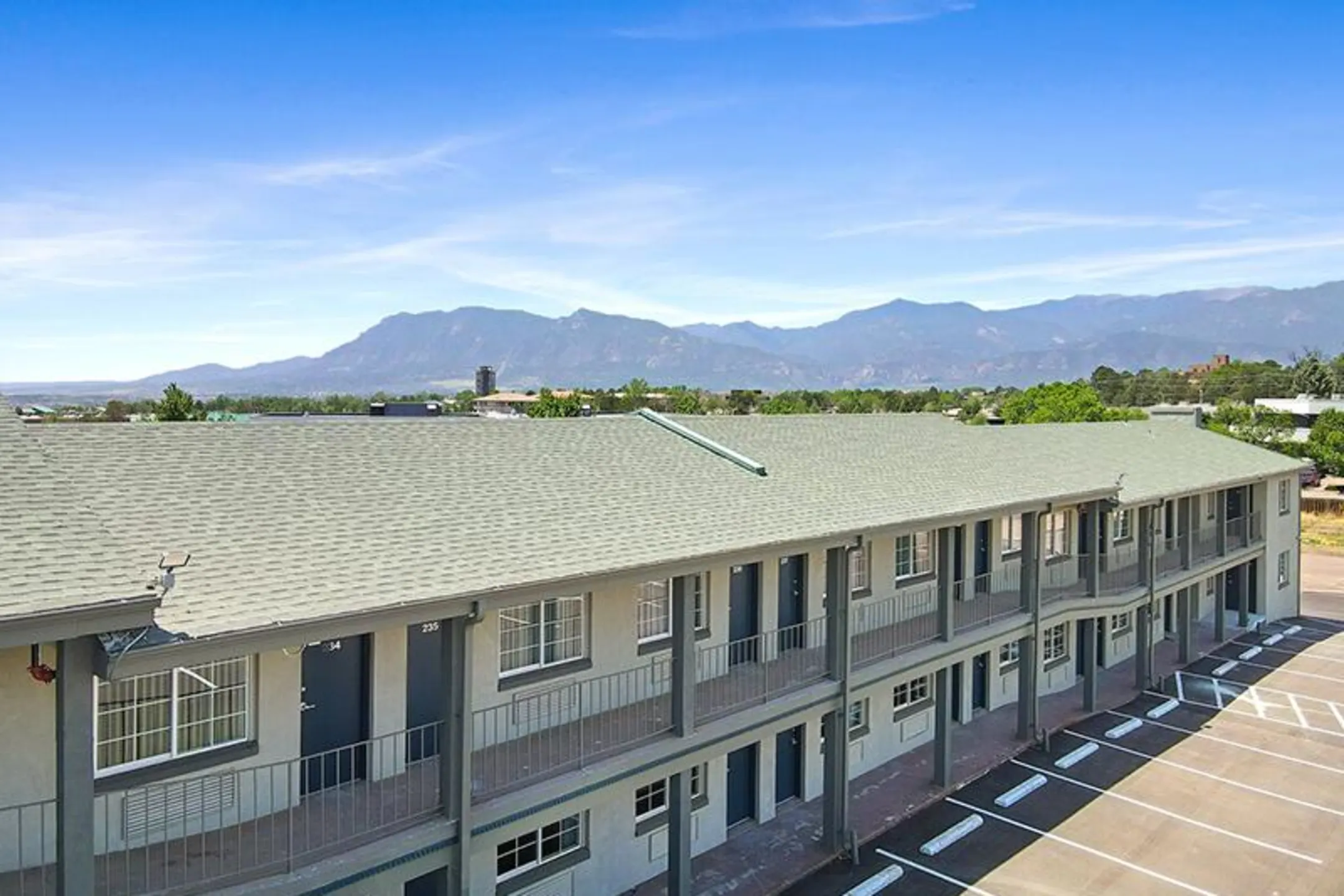 Urban Edge Apartments Colorado Springs, CO 80909