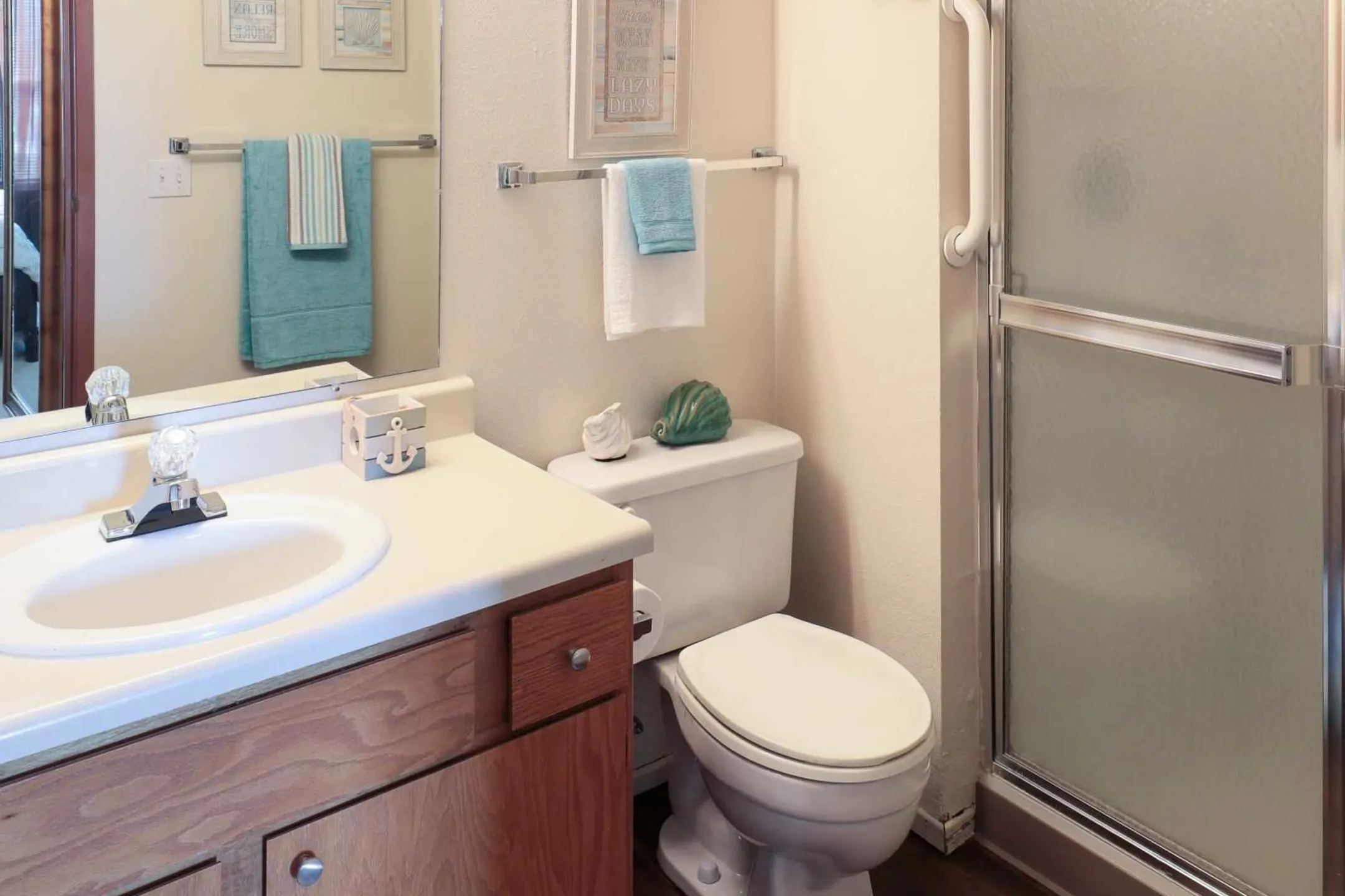 Bathroom - Eaglerock Village Apartments - Wichita, KS