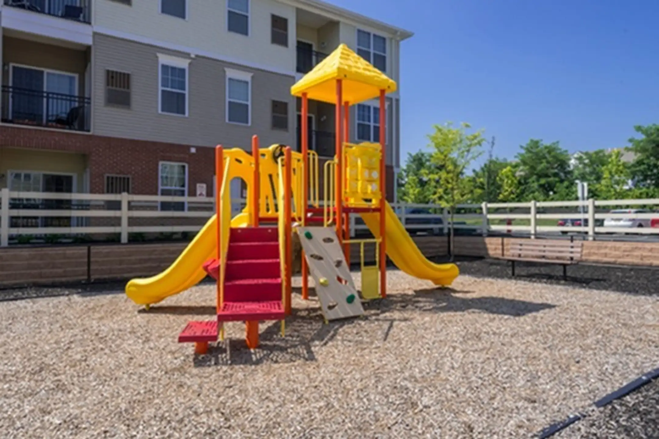 Camelot at Marlboro Apartments NJ 07751