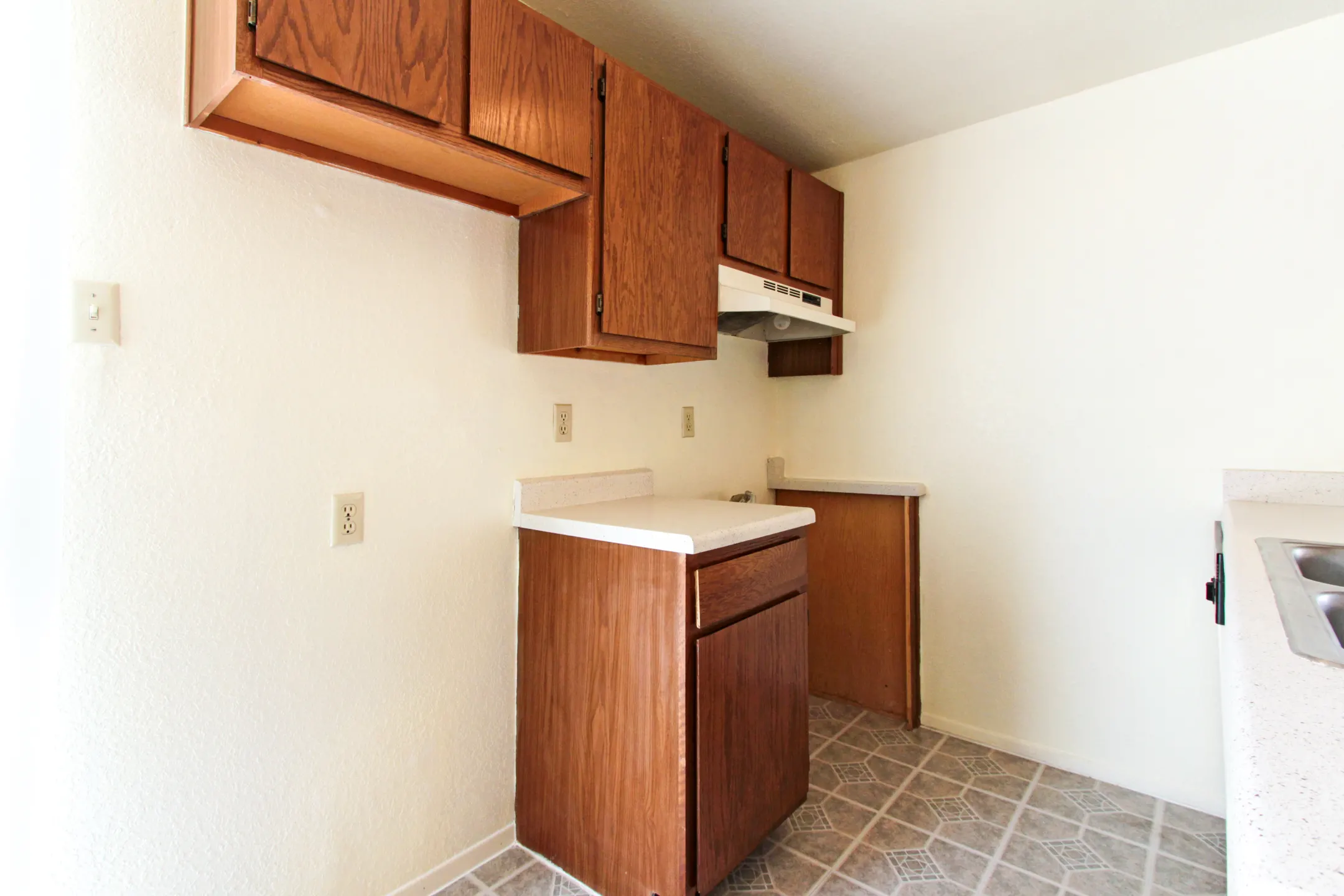 Kitchen - Starlight Court Quad Homes - Alamogordo, NM