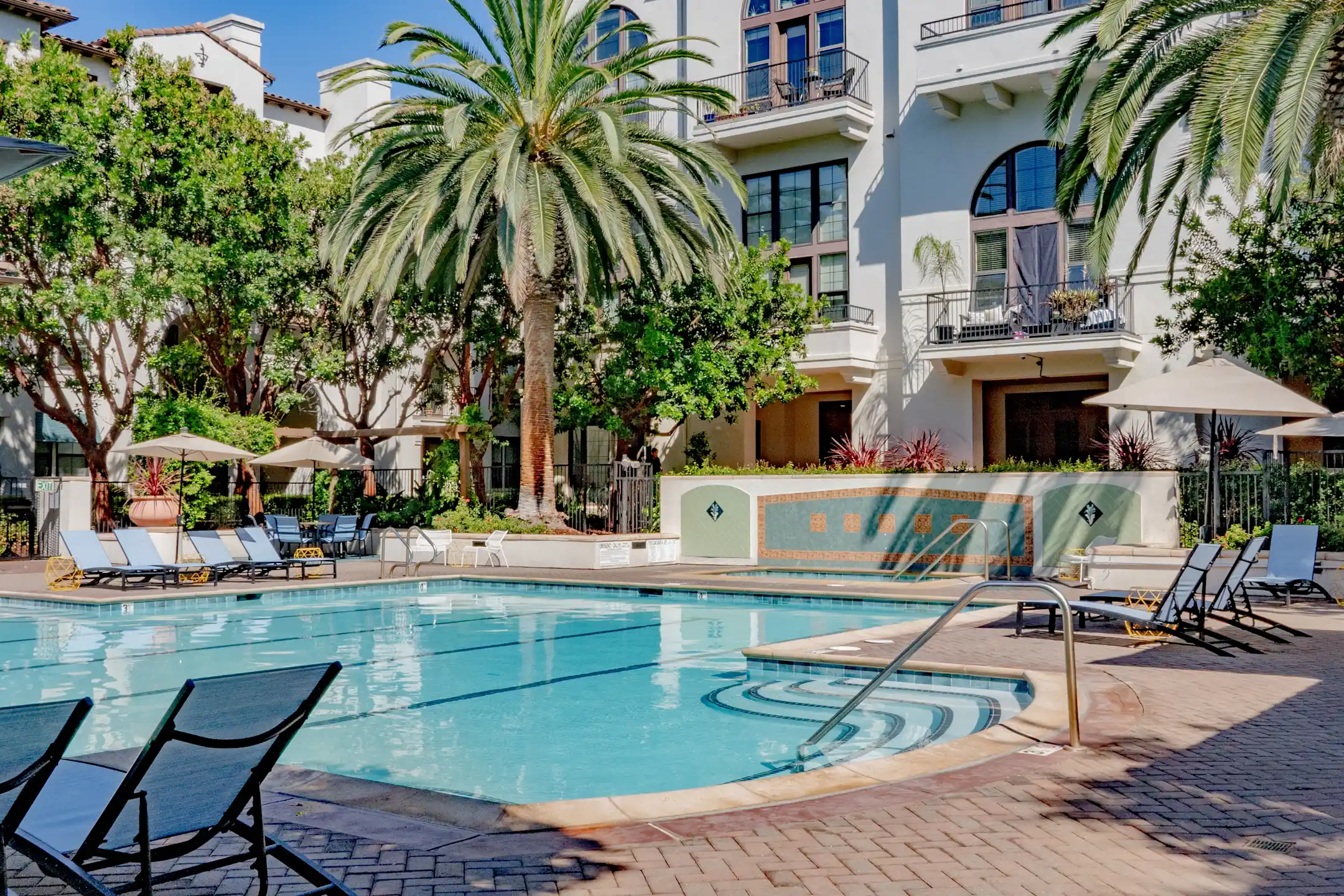 Legacy Fountain Plaza Apartments San Jose, CA 95110