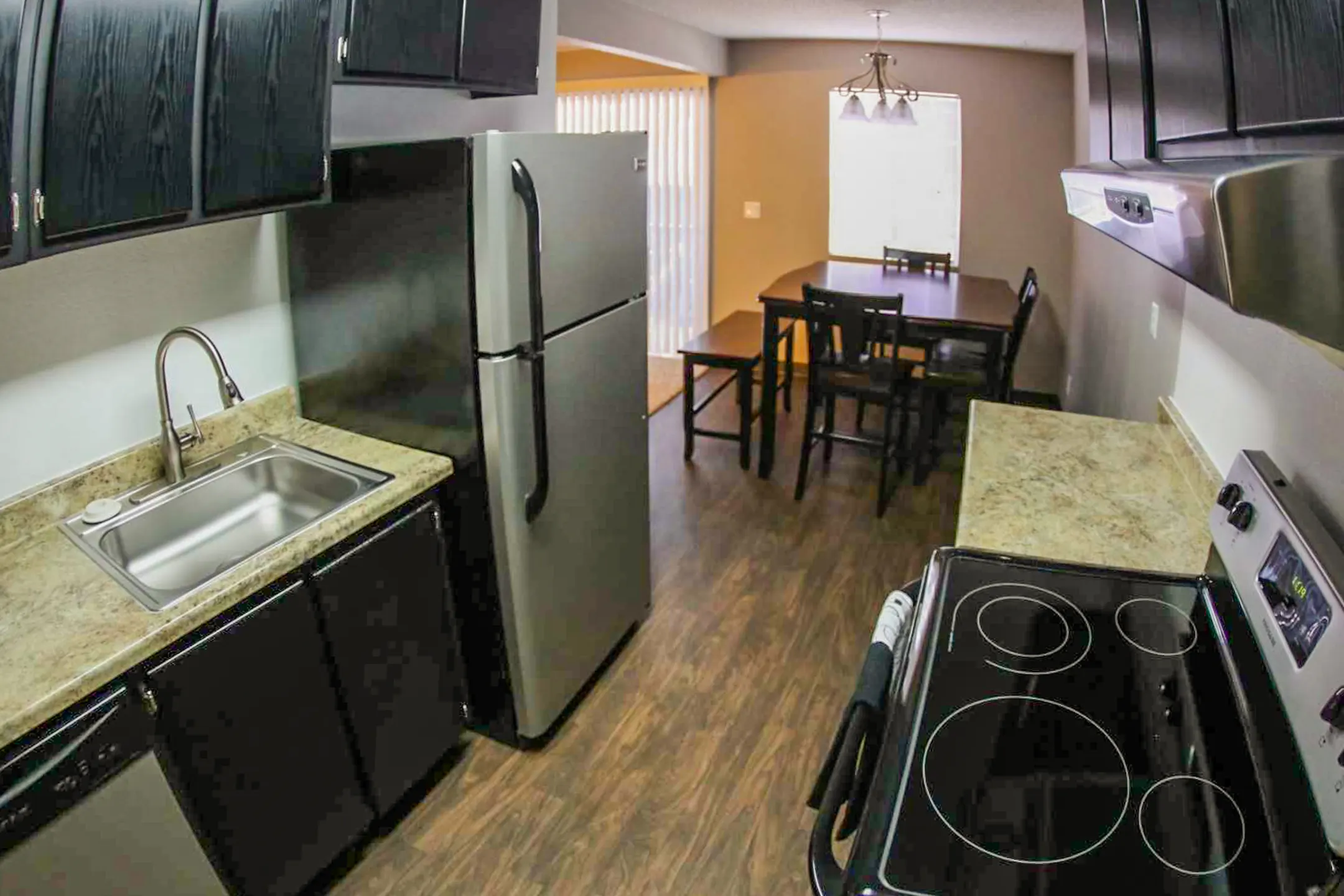Kitchen - Rosewood Park - Reno, NV