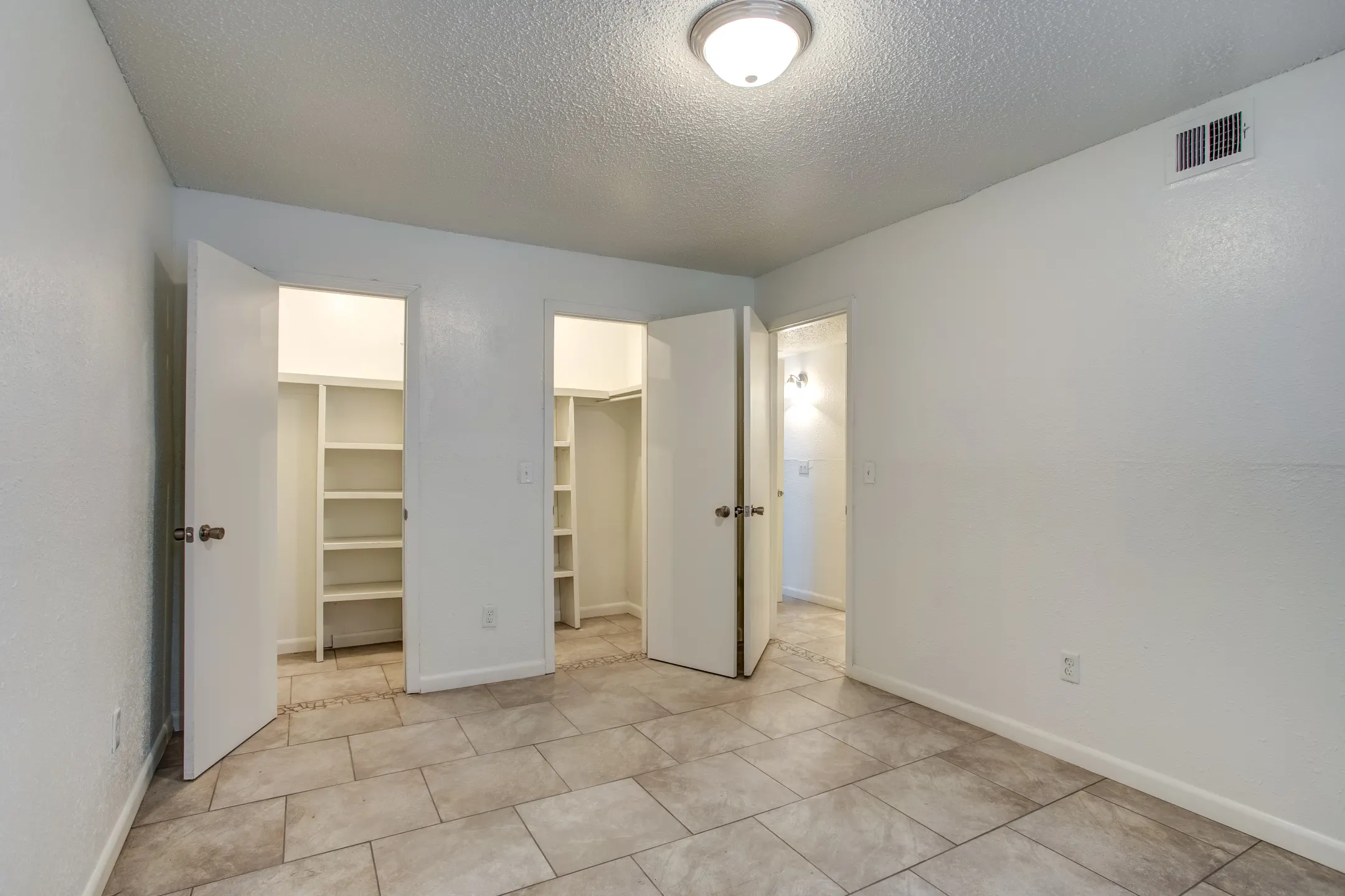 Las Brisas Apartments - Oklahoma City, OK 73119