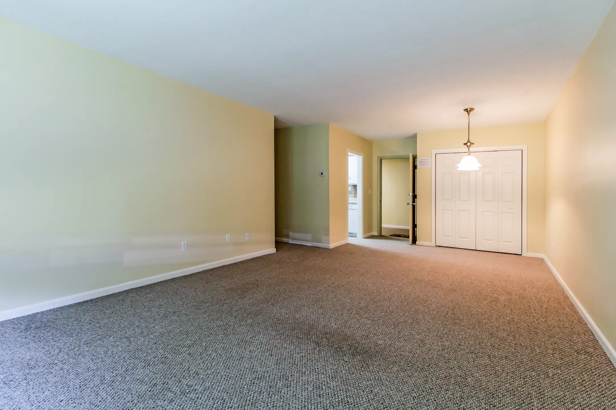 Country Manor Pomfret 120 Putnam Rd Pomfret, CT Apartments for