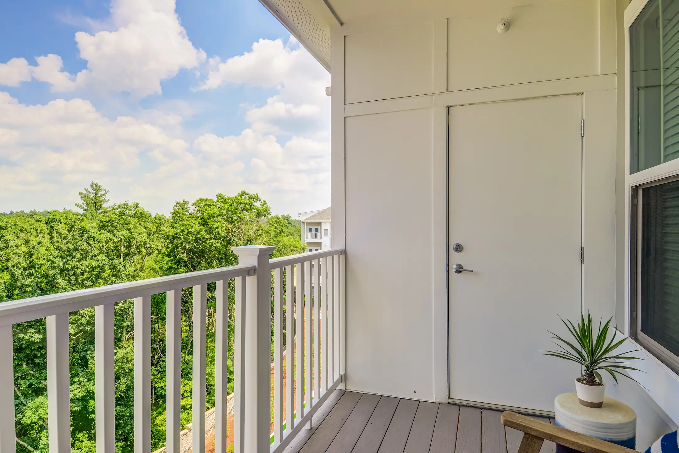 The Point at Wrentham 50 Ledgeview Way Wrentham, MA Apartments for