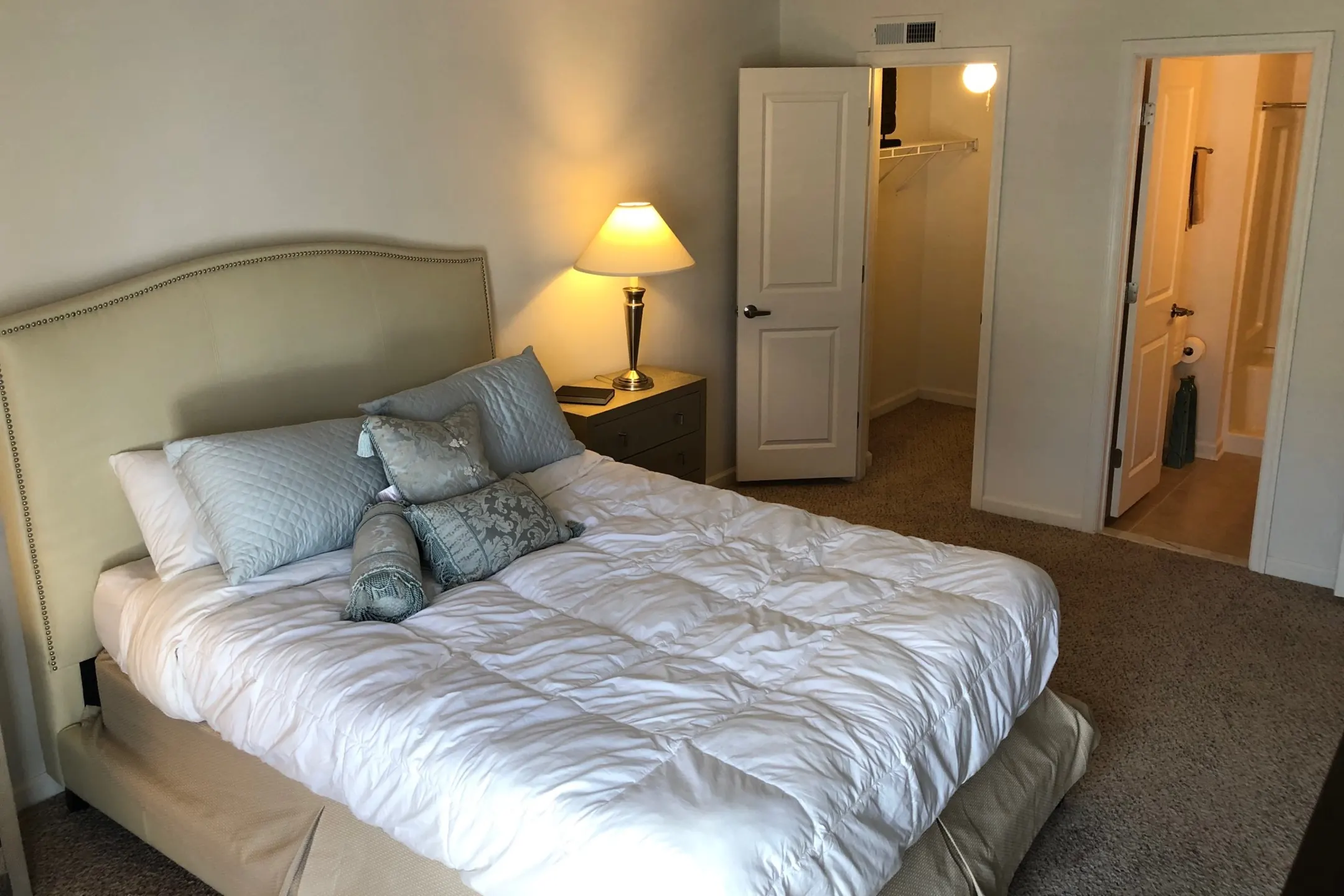 Bedroom - Cavalier Country Club Apartments - Newark, DE