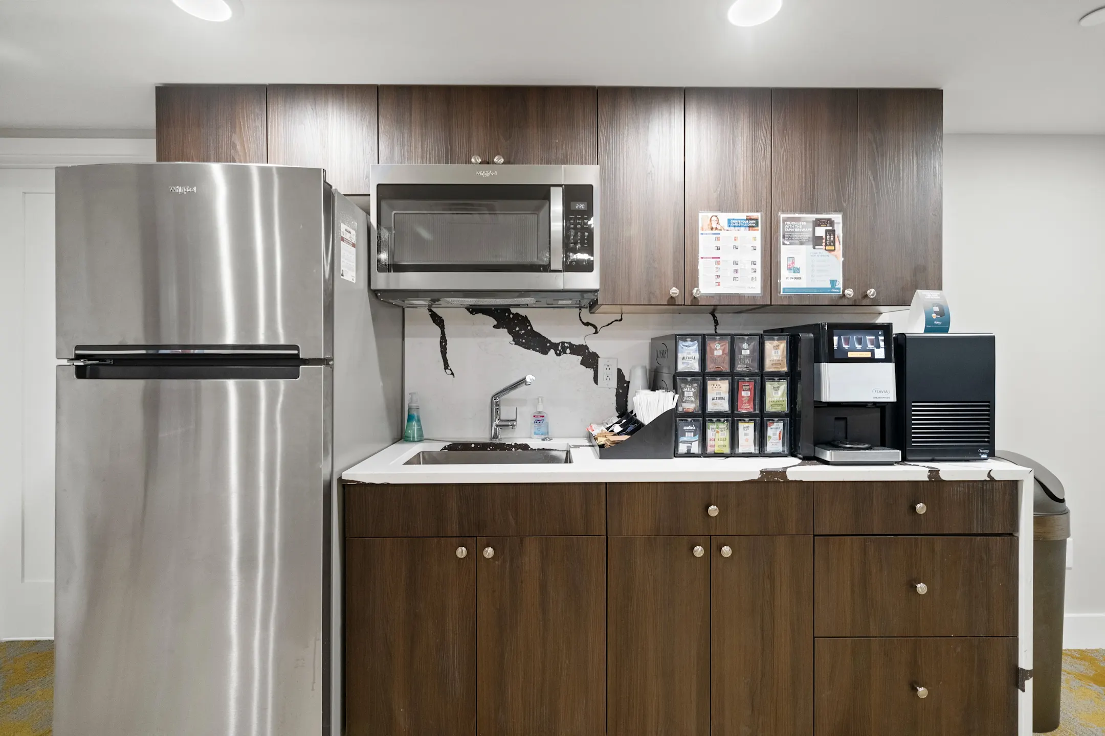 Kitchen - Veranda Apartments - Philadelphia, PA