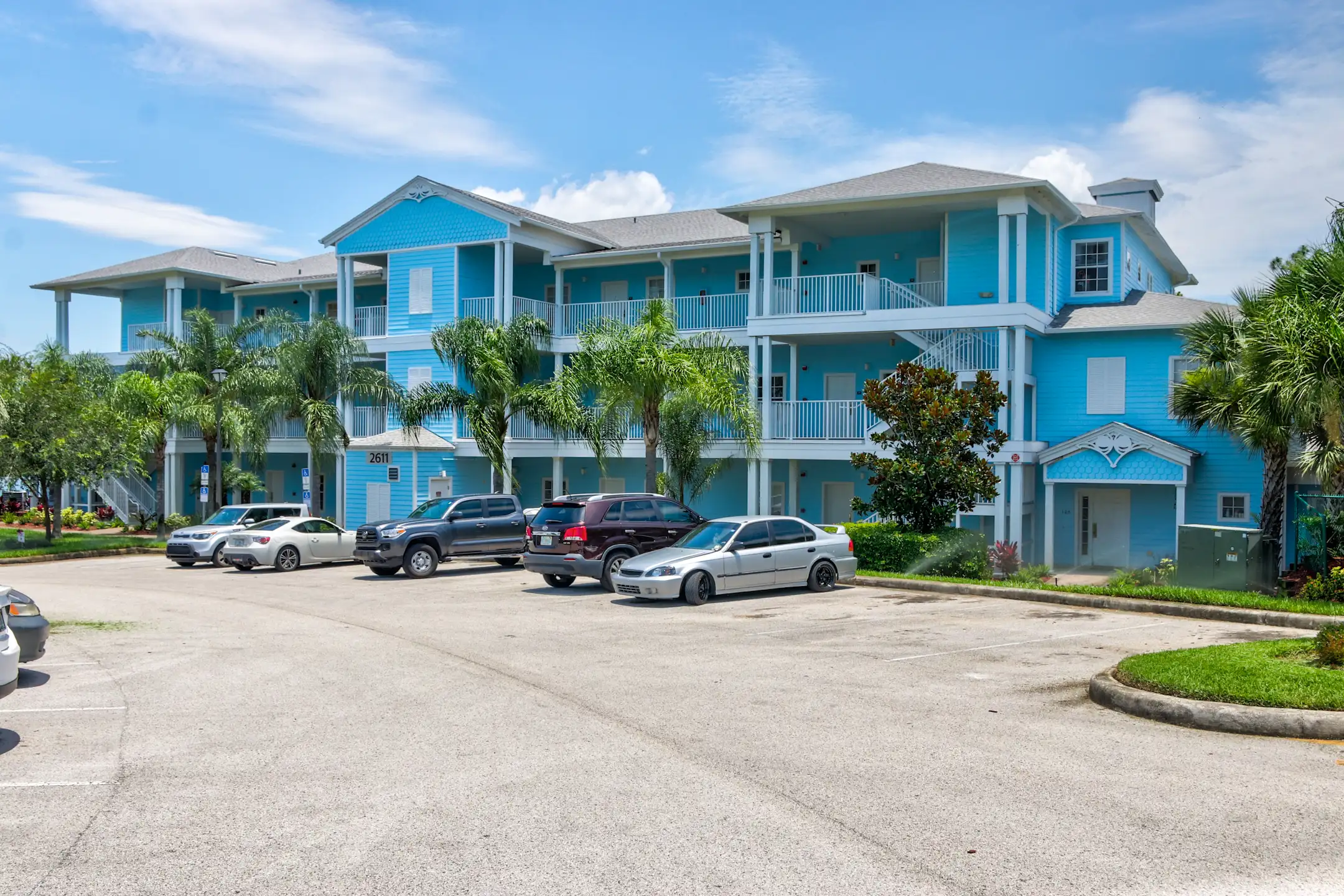 Bahama Bay 2 Apartments