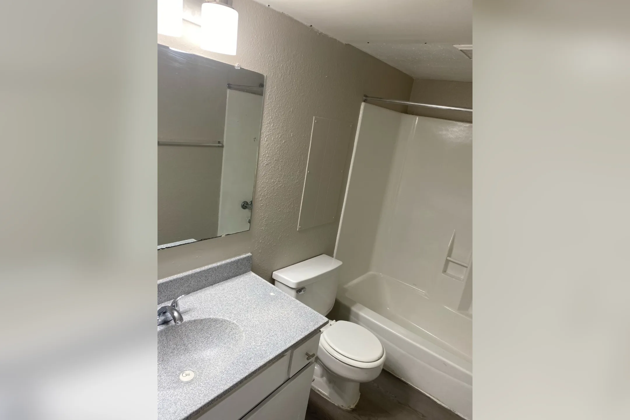 Bathroom - La Estancia - El Paso, TX
