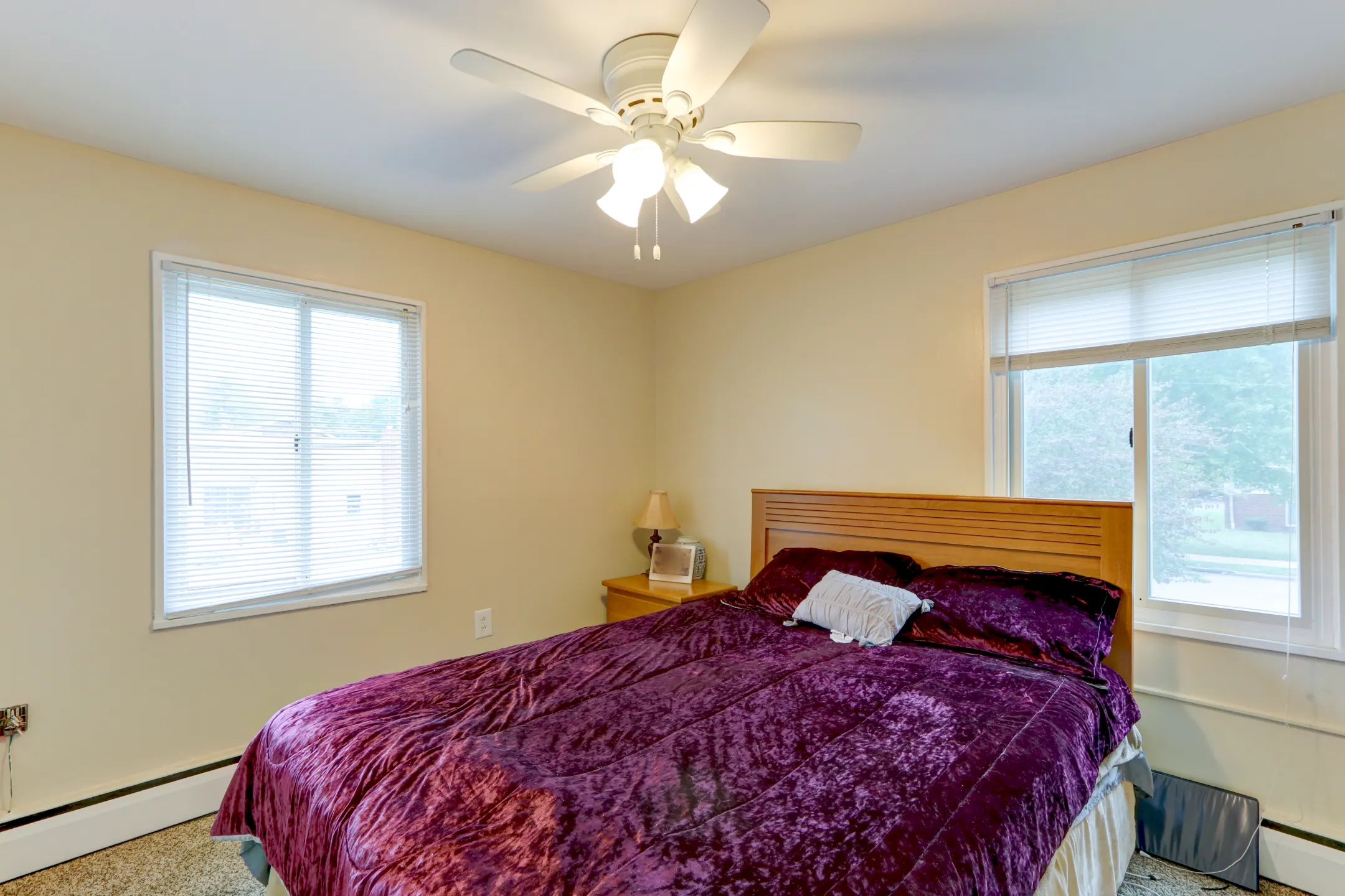 Bedroom - Seneca Oaks Apartments - Youngstown, OH
