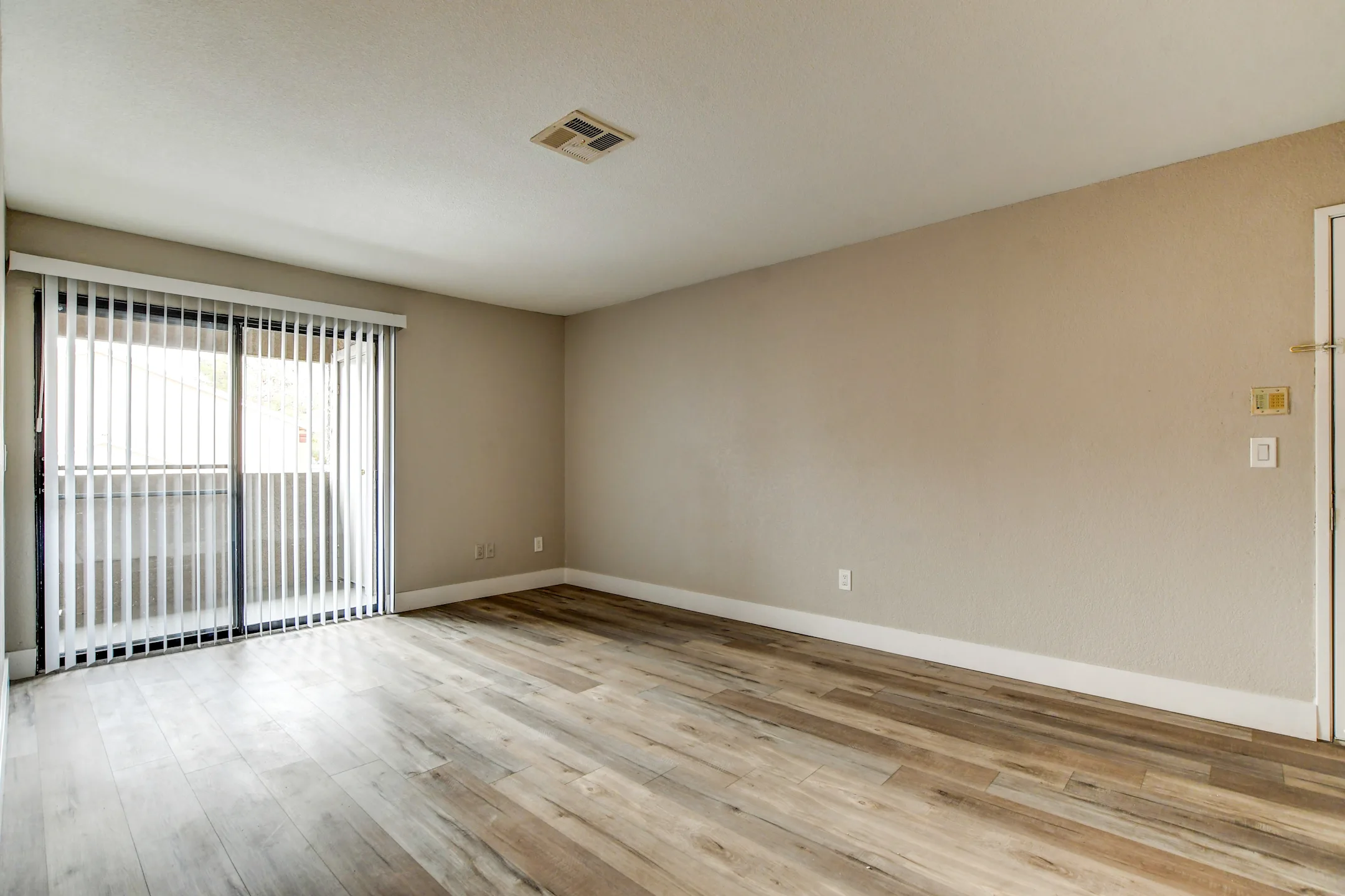 Sky Court Harbor Apartments Las Vegas NV 89117
