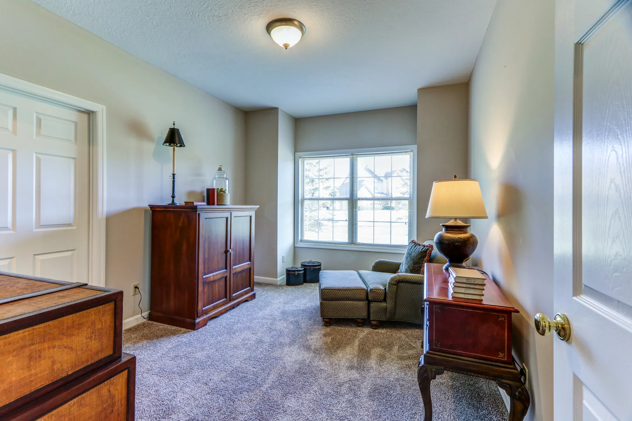 Living Room - Waterford Place Apartments & Villas - Sheffield Village, OH