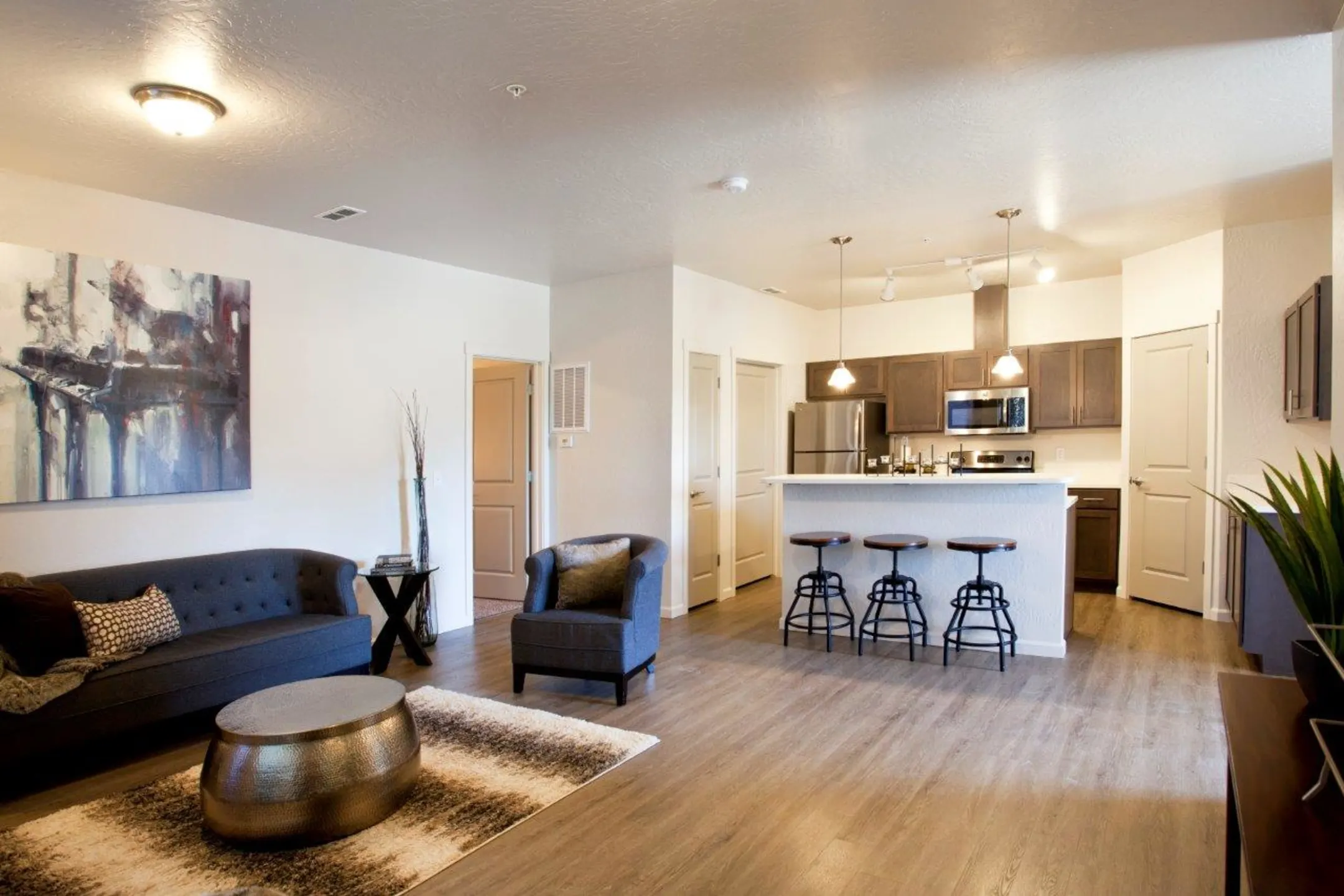 Living Room - Prairie Pointe Apartments and Townhomes - Coeur D Alene, ID