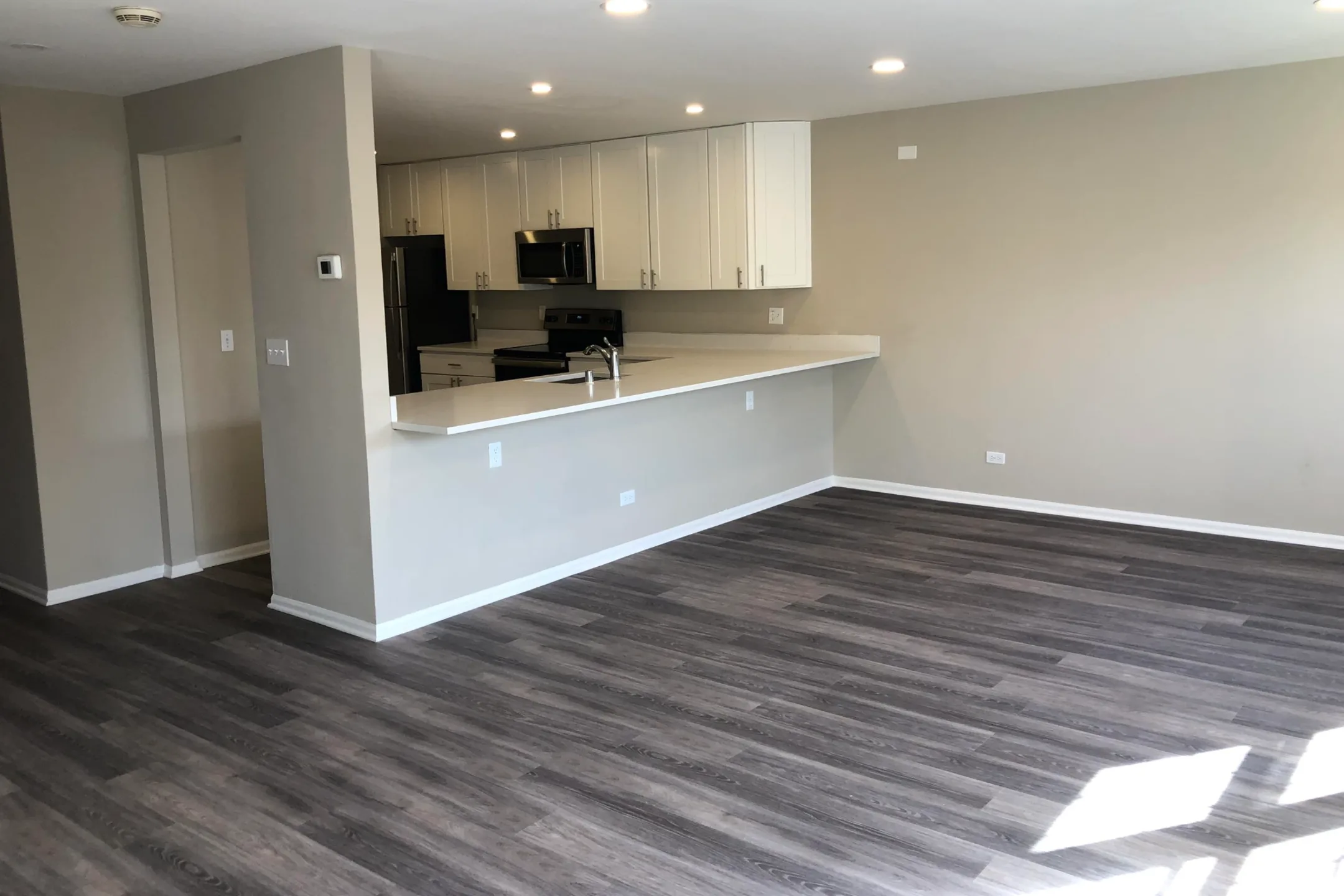 White Oaks Premier Apartments 9000 N White Oak Ln Milwaukee, WI