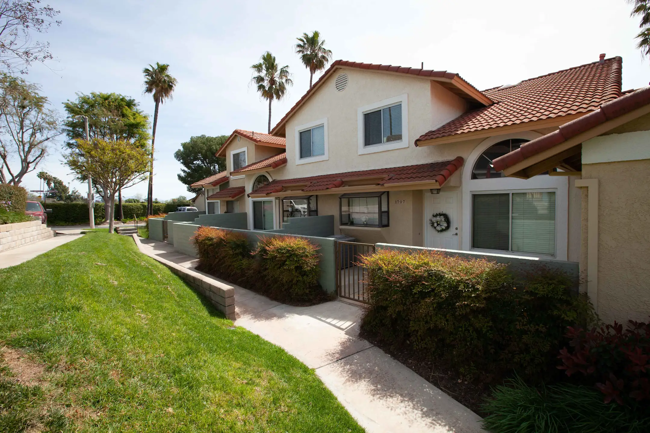 Country Club Villas & Terrace Townhomes Upland, CA 91784