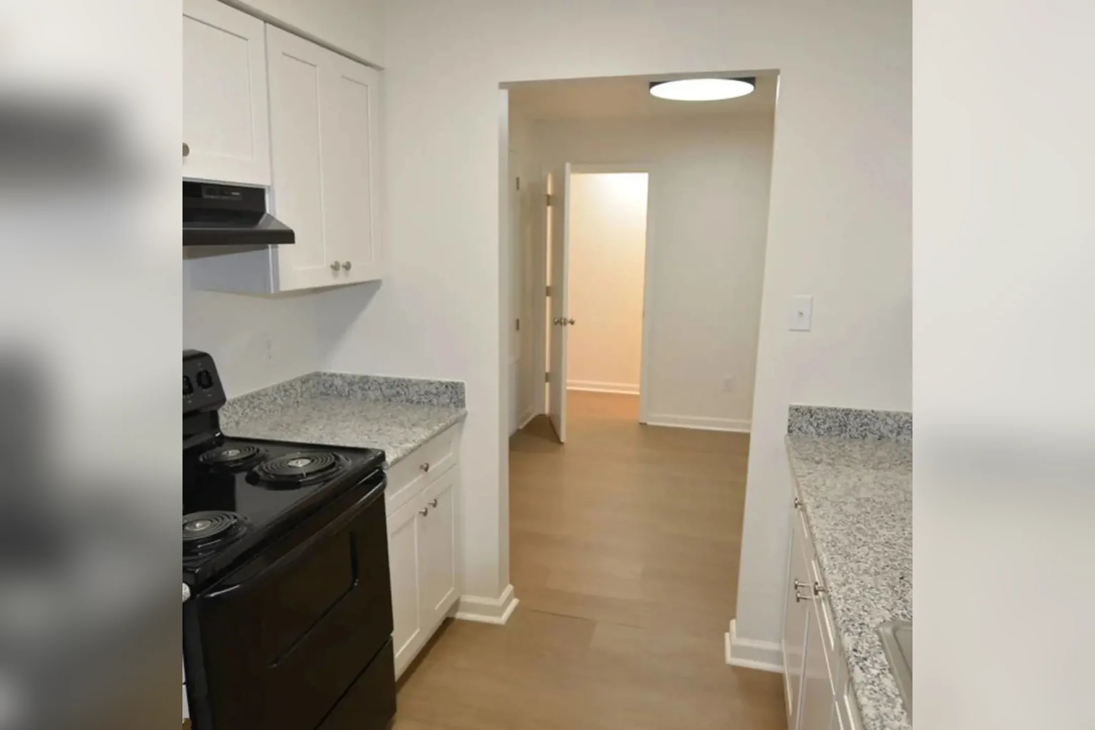 Whitney Manor Apartments Gretna, LA 70056