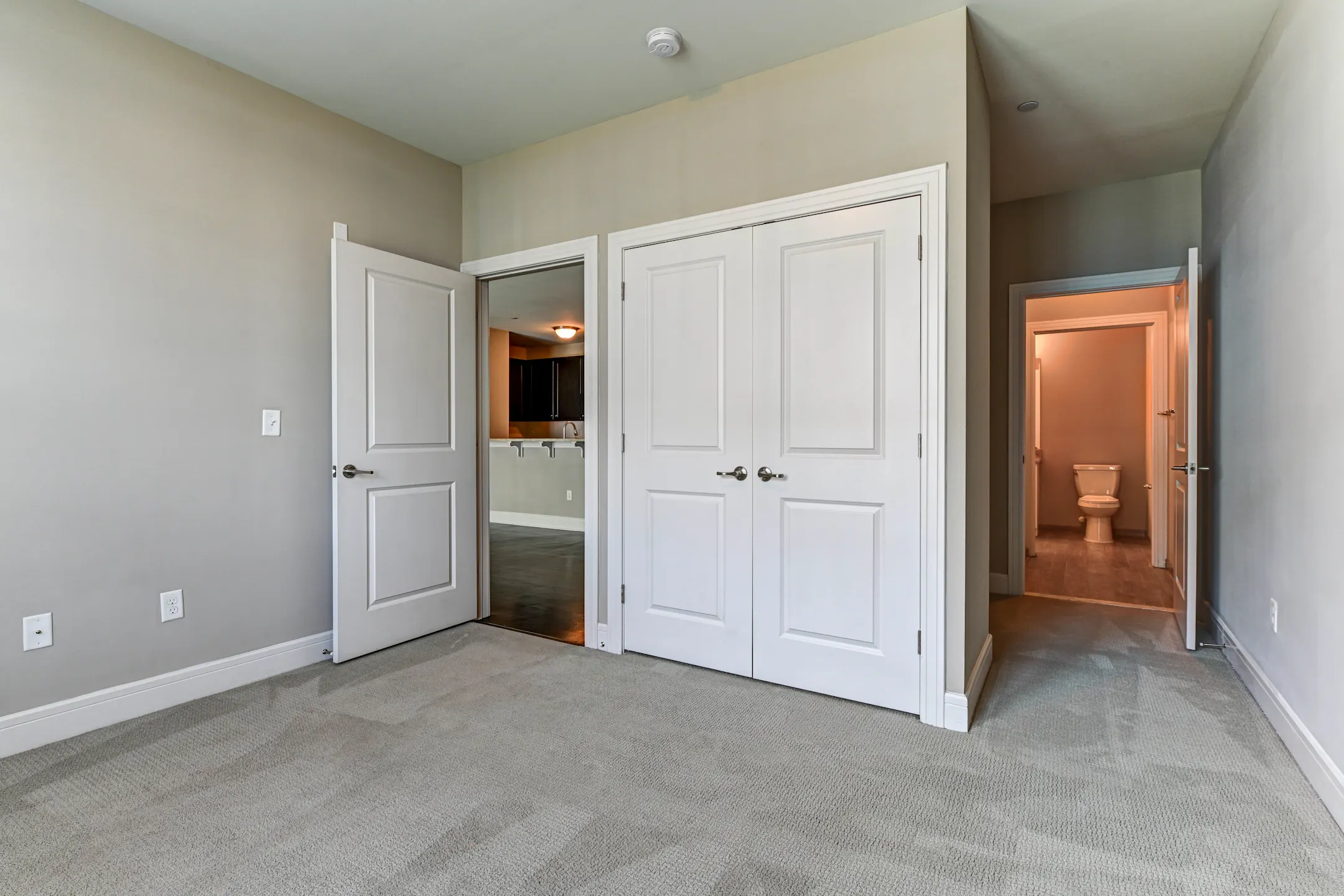 Essex Chase Apartments Glassboro, NJ 08028