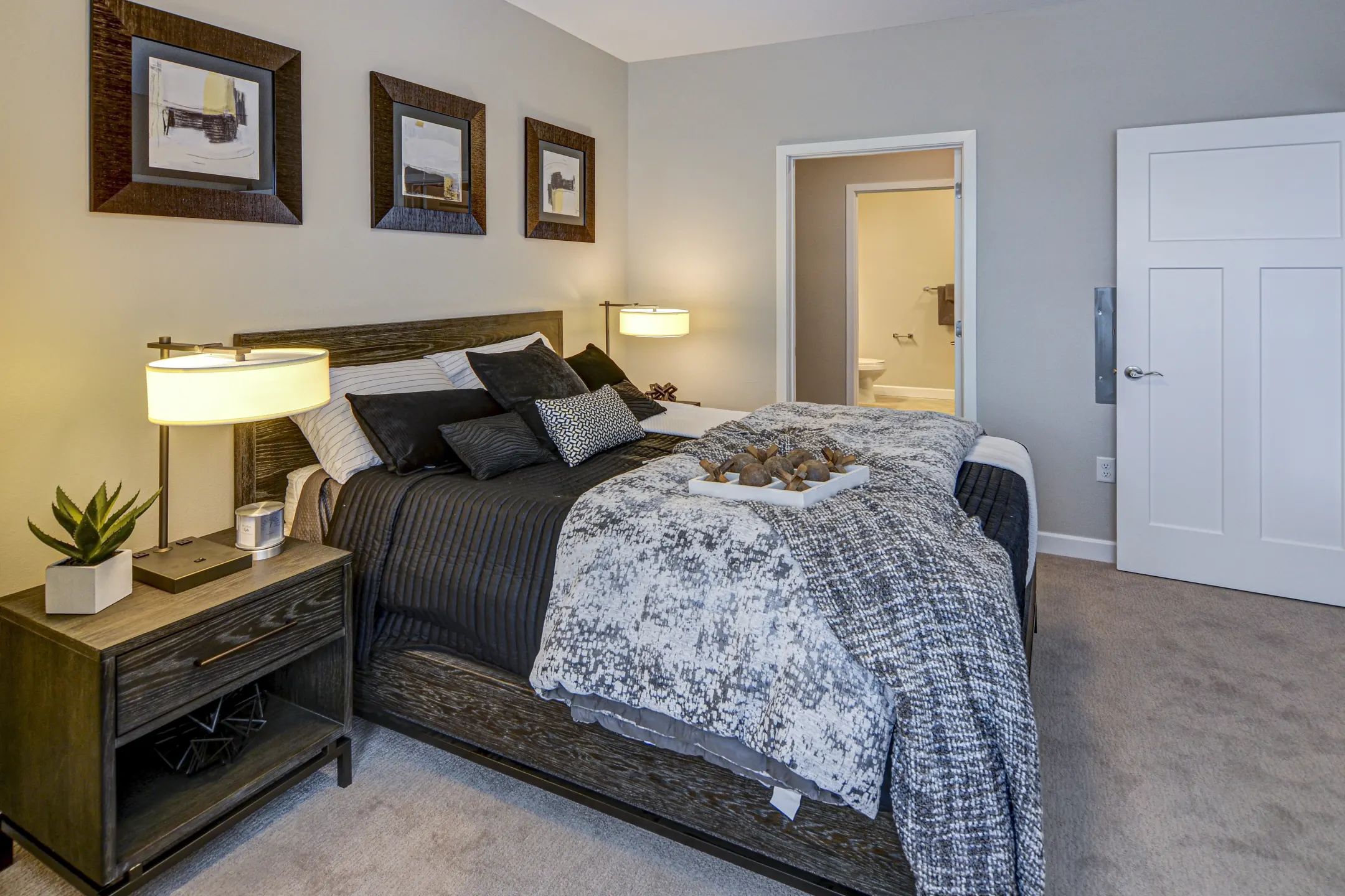 The Gallery Apartments - 200 E Burnsville Parkway | Burnsville, MN ...