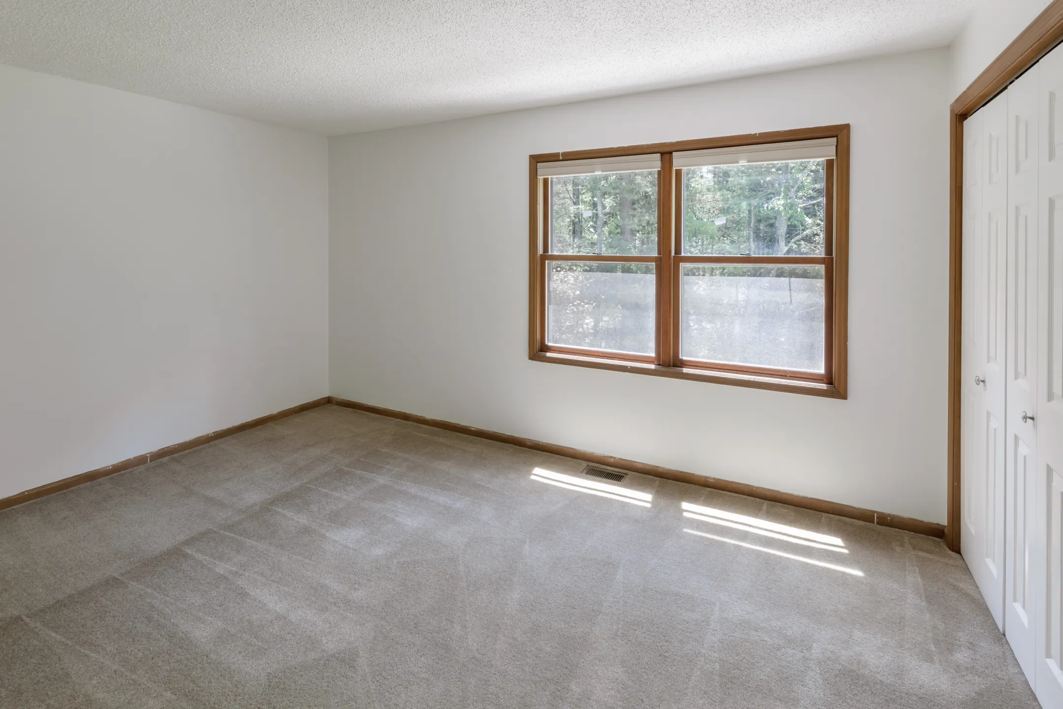 English Village Apartments 1 Jennifer Dr Gansevoort, NY Apartments