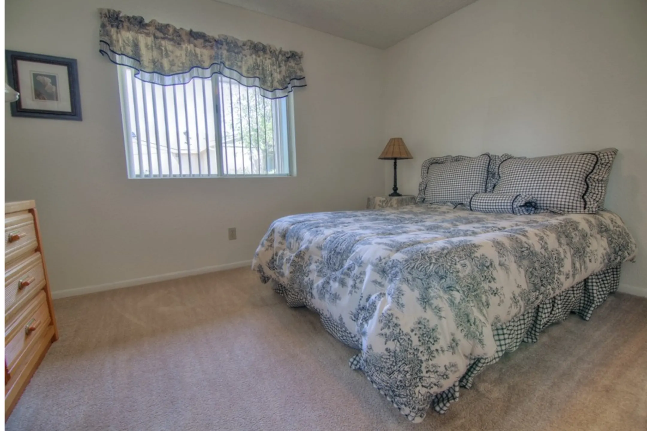 Bedroom - Country Club Terrace - Flagstaff, AZ