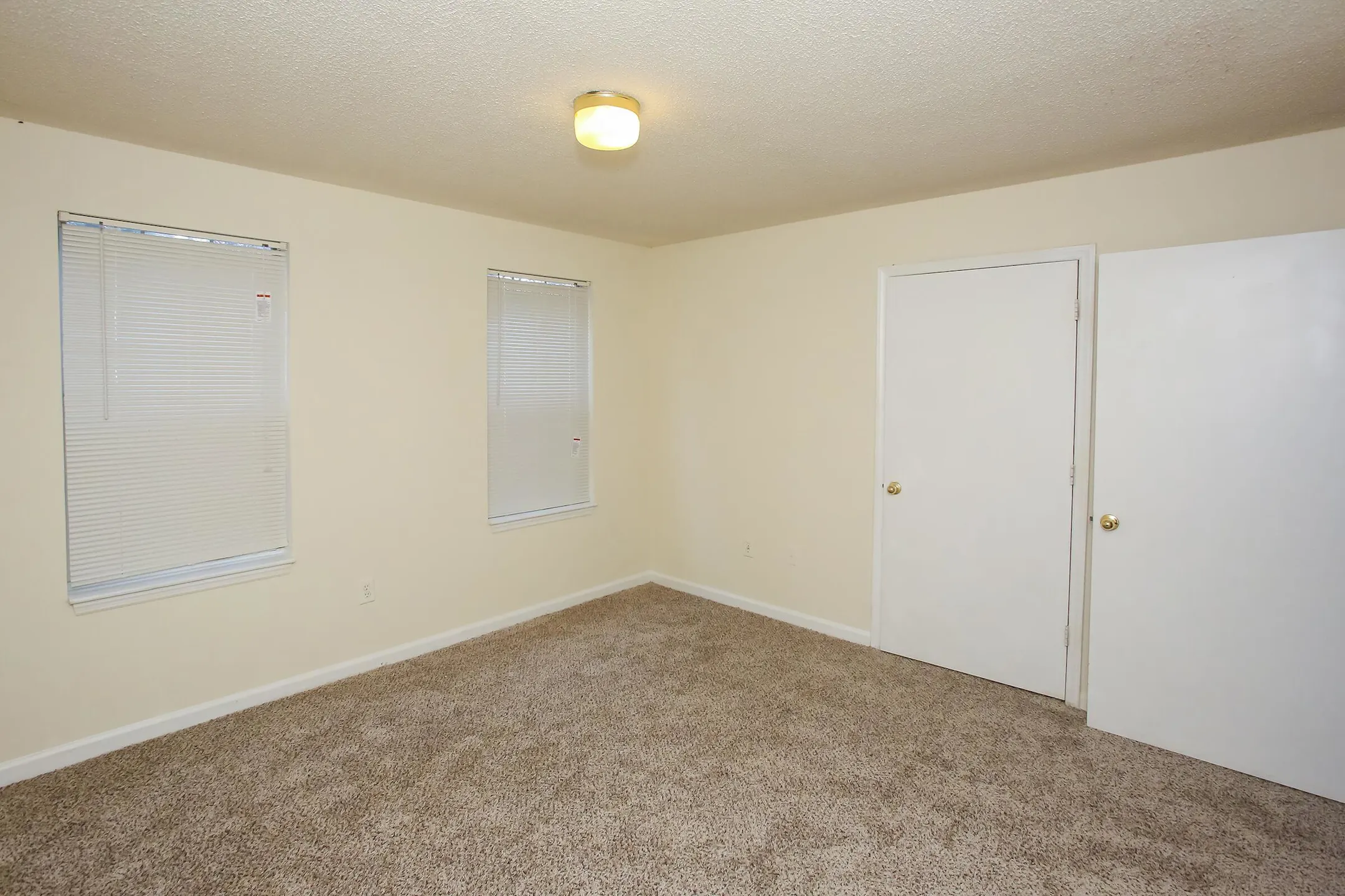 Hillside Square 2351 Spring Haven Drive Southwest Gainesville, GA