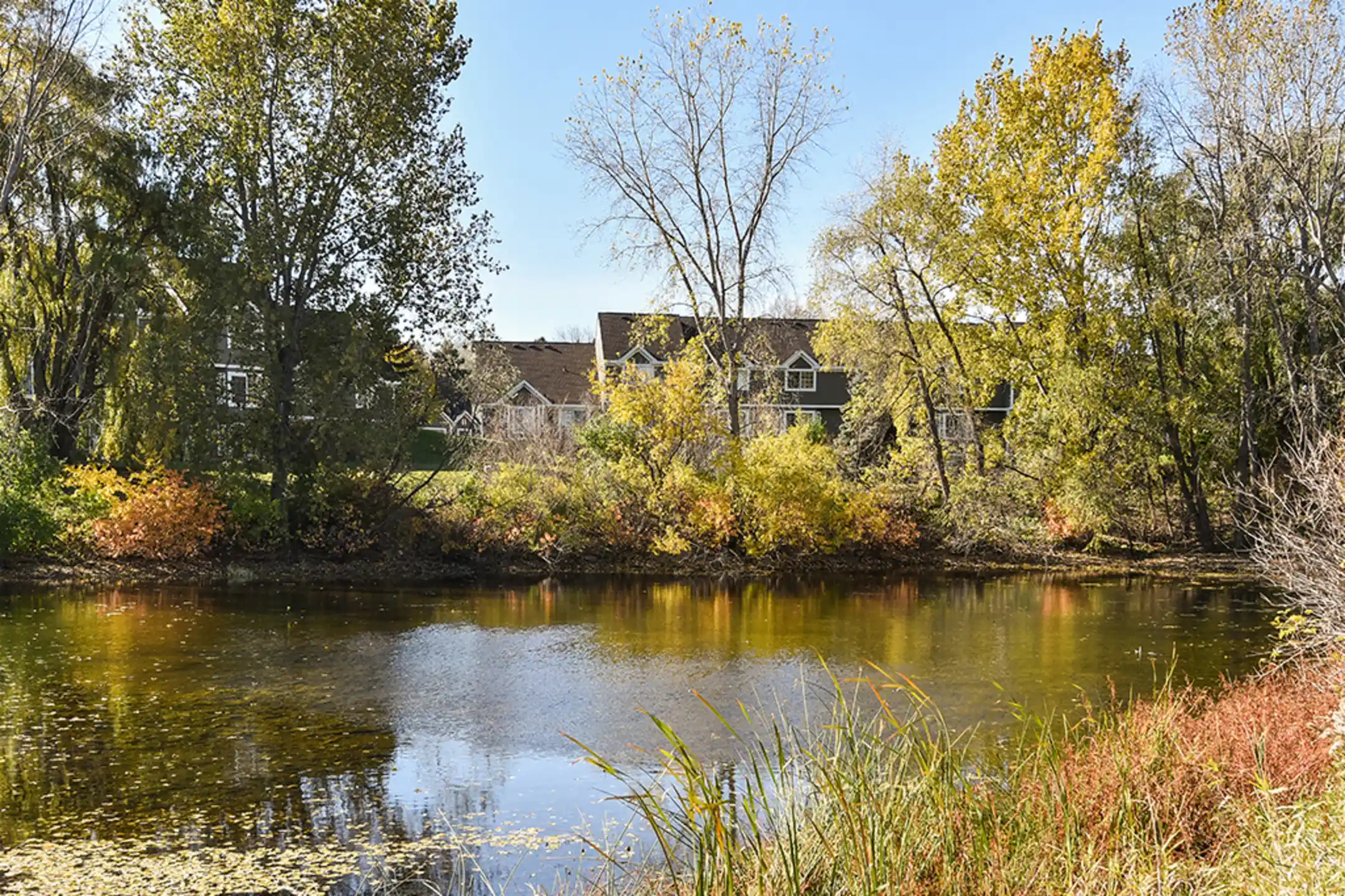 Bass Lake Hills Townhomes Apartments Plymouth, MN 55442