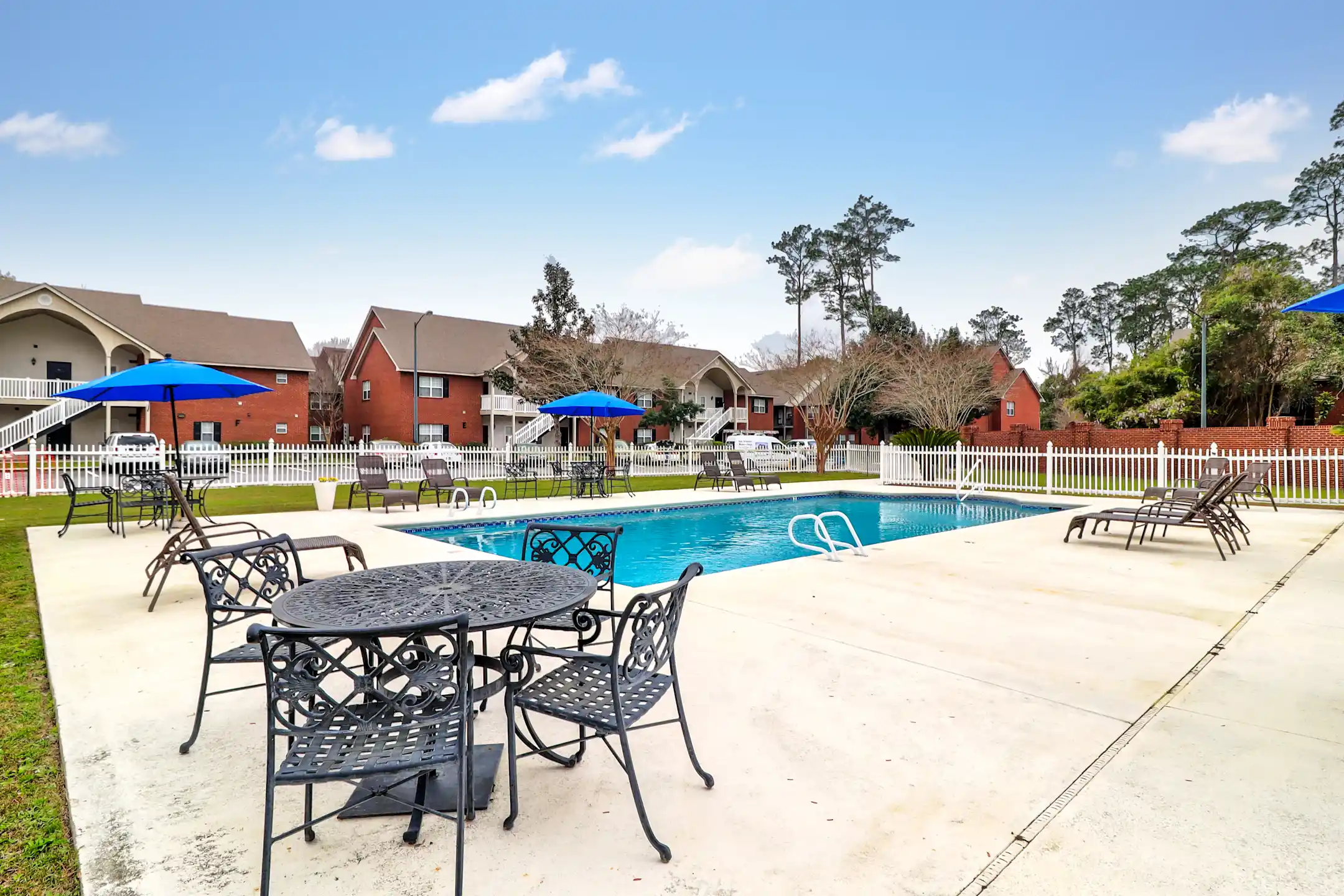 The Retreat at Pineview Apartments Valdosta, GA 31602