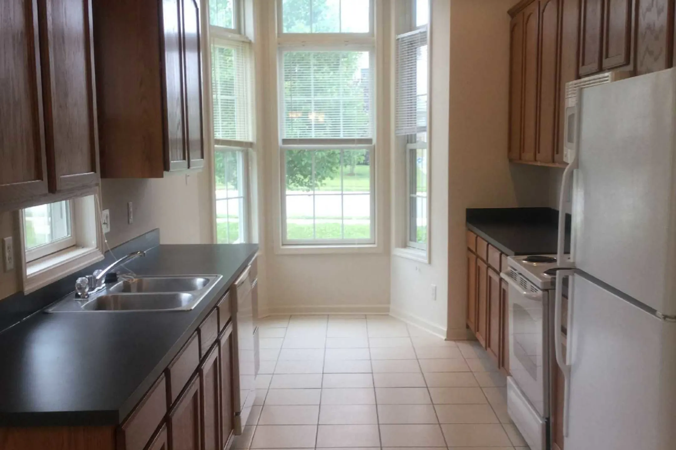 Kitchen - Highlands of Greenvillage - Chambersburg, PA