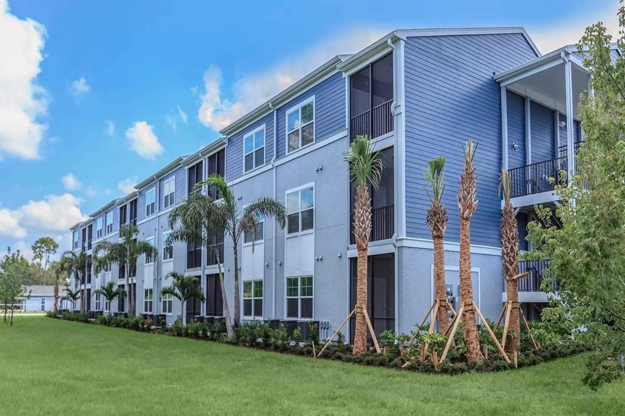 Building - Fountain Lake Apartments - Bradenton, FL