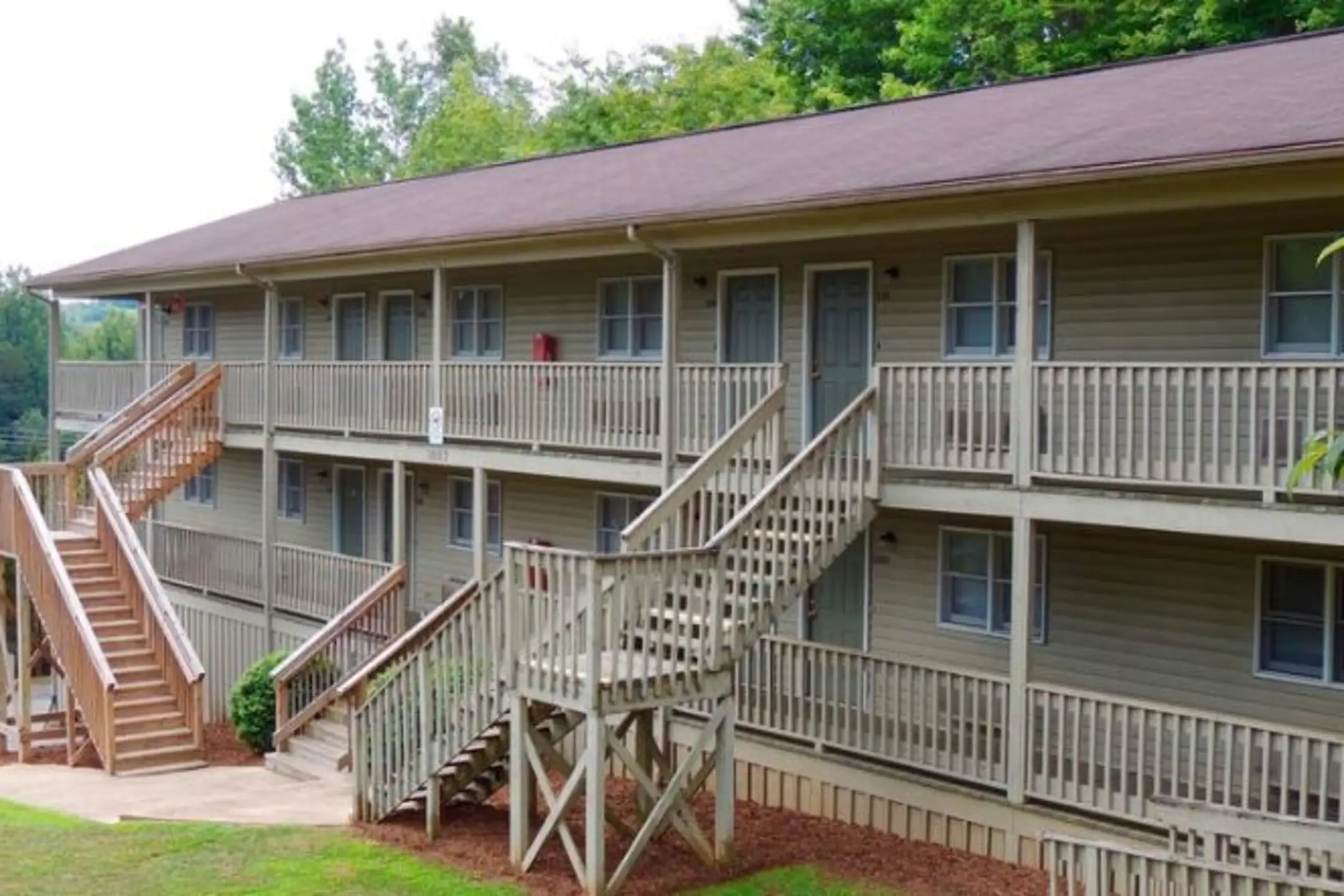 Eagleview Properties Of Lenoir 405 Connelly Springs Rd Lenoir, NC