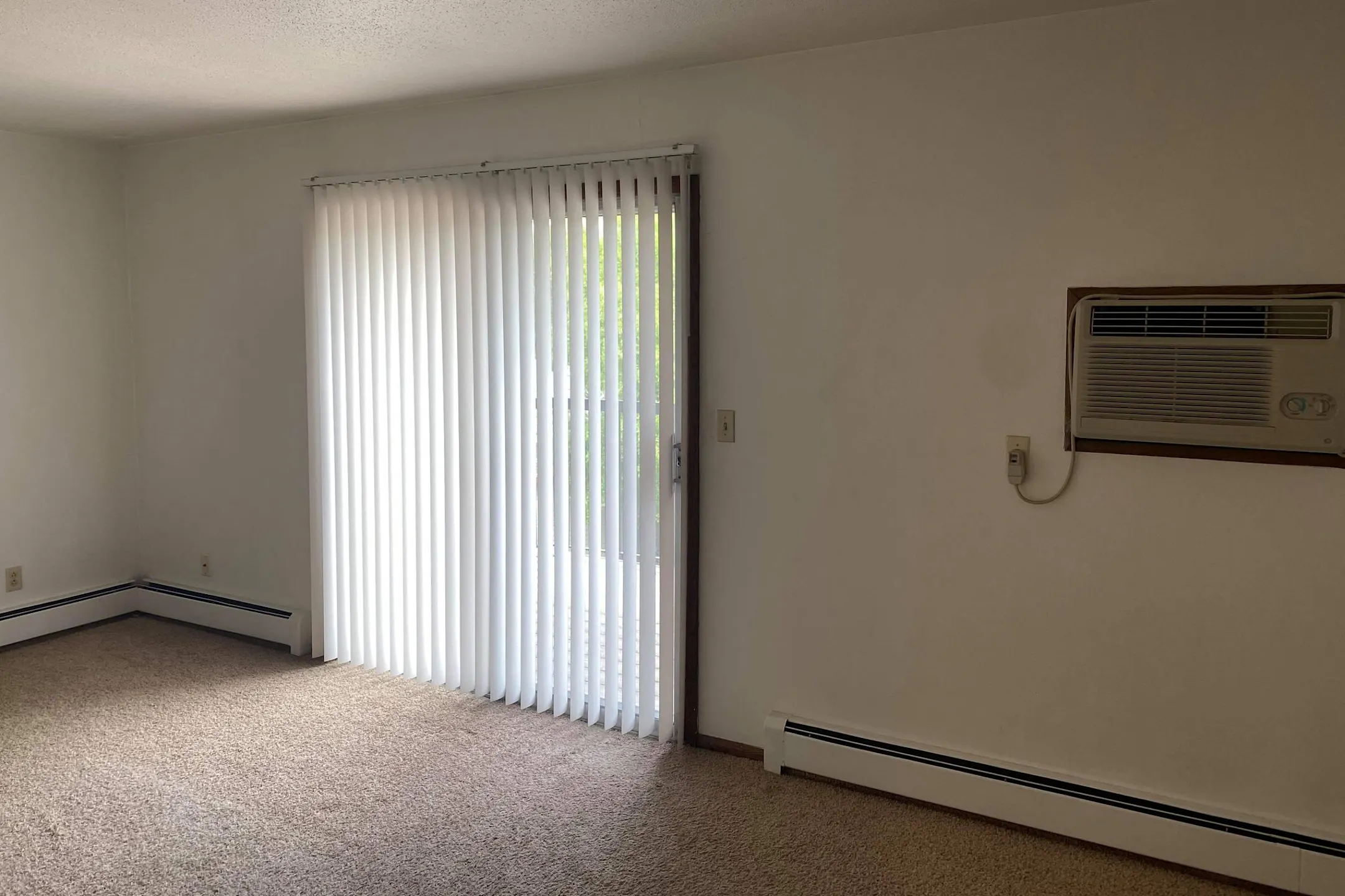 Skaff Apartments Moorhead Apartments Moorhead, MN 56560