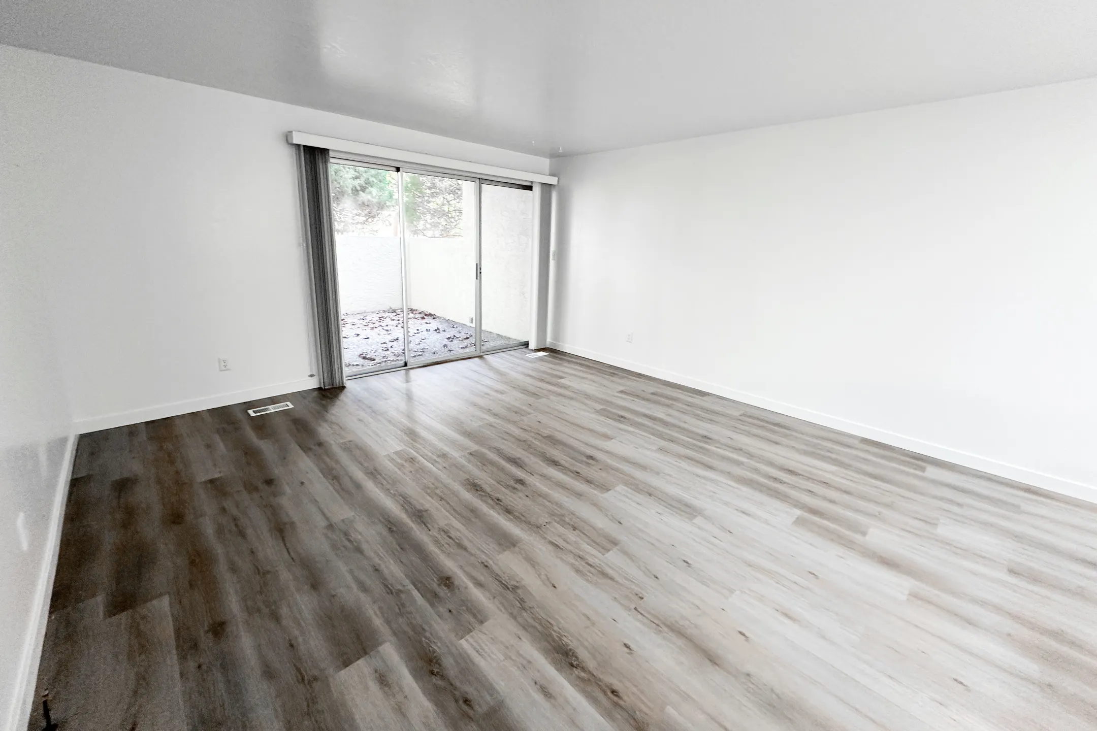 Living Room - Parkwood Apartments - Boise, ID