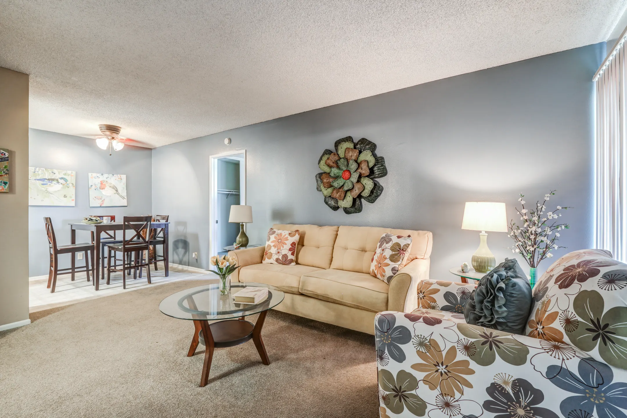 Living Room - Country Village 55+ - Mira Loma, CA