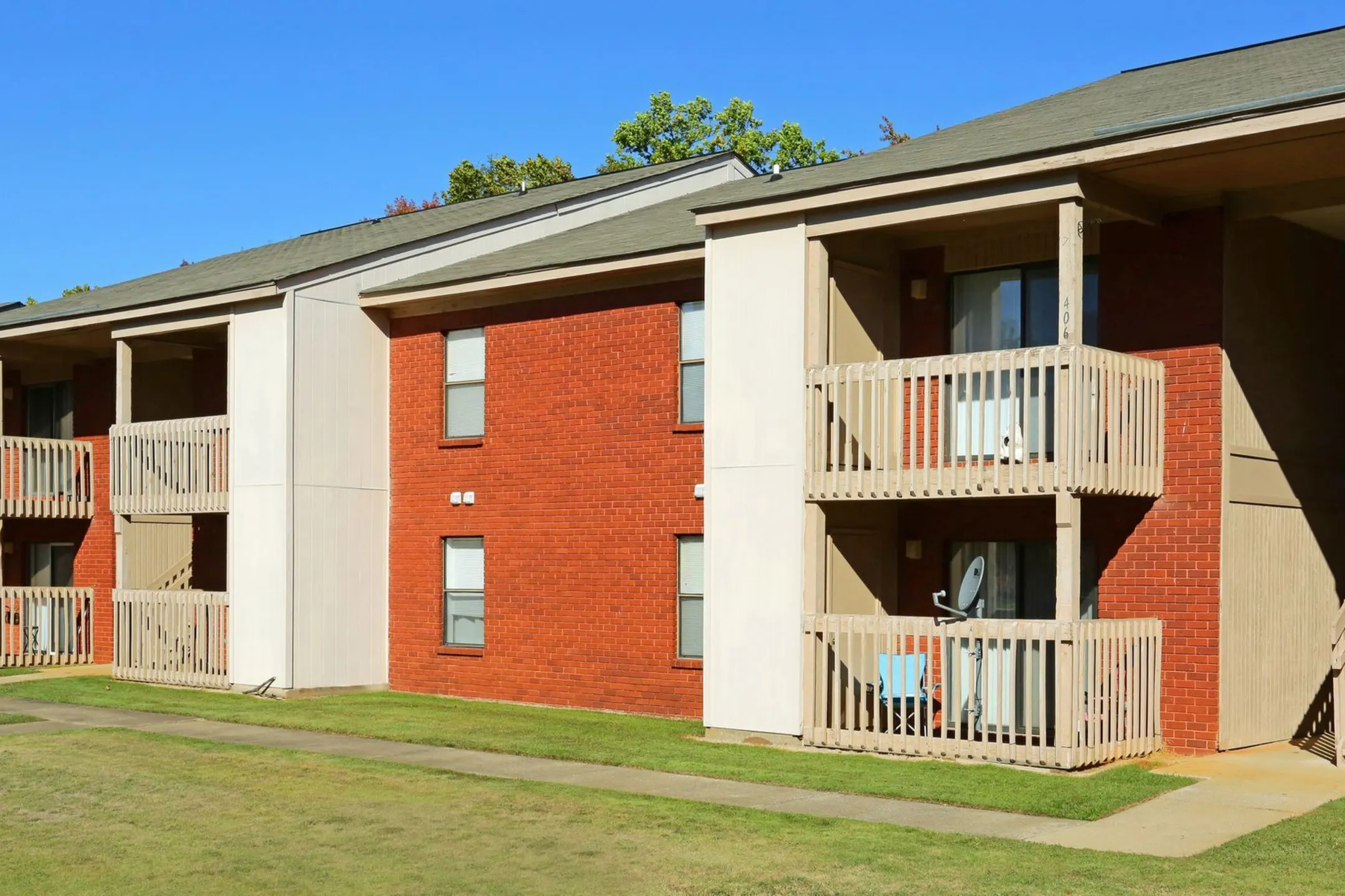 Building - 2800 Mcfarland - Tuscaloosa, AL