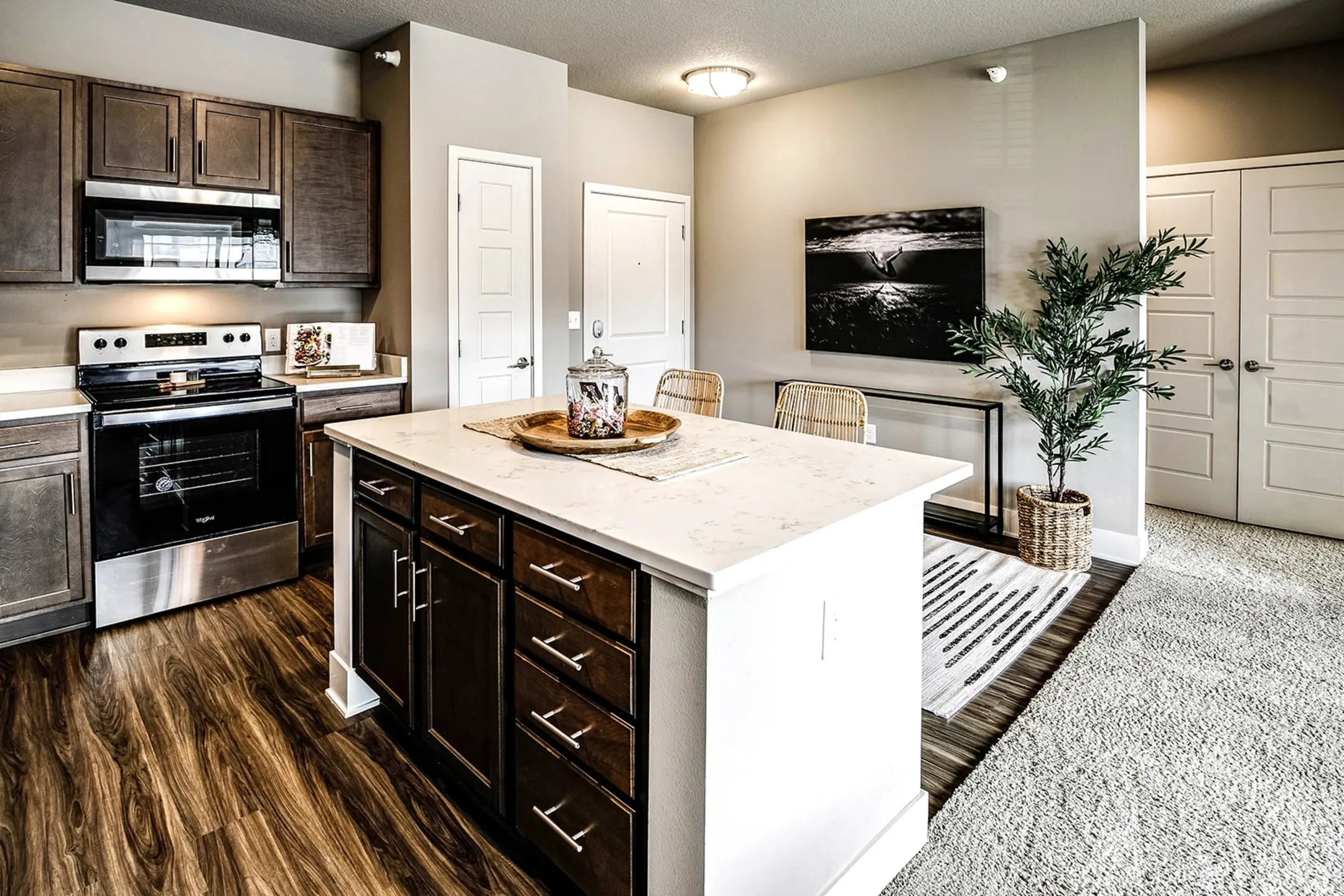 Kitchen - The Sterling at Prairie Trail - Ankeny, IA