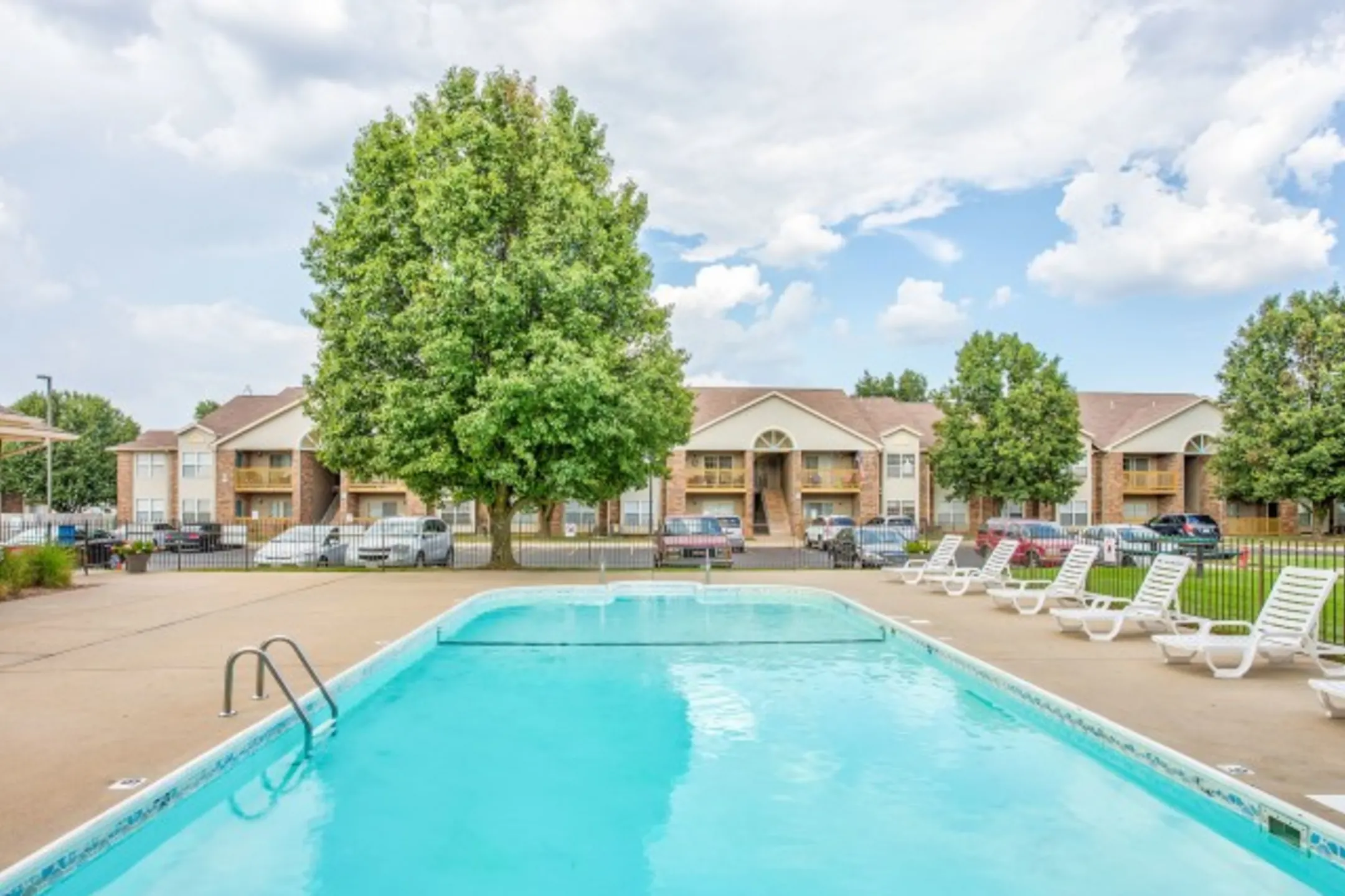 Willow Creek Apartment Homes Apartments - Springfield, MO 65807