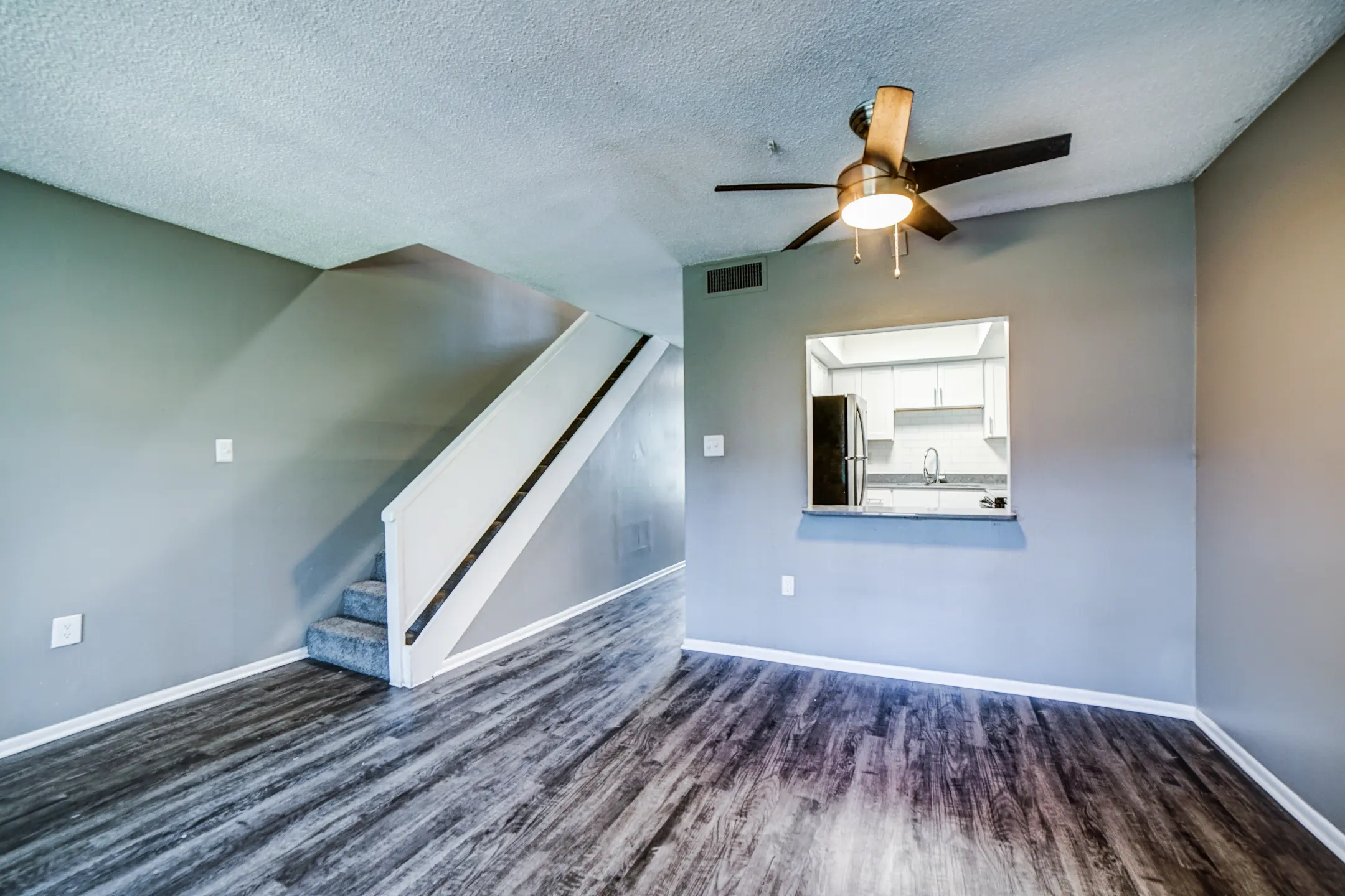 Living Room - The Boulevard Apartment Homes - Bradenton, FL
