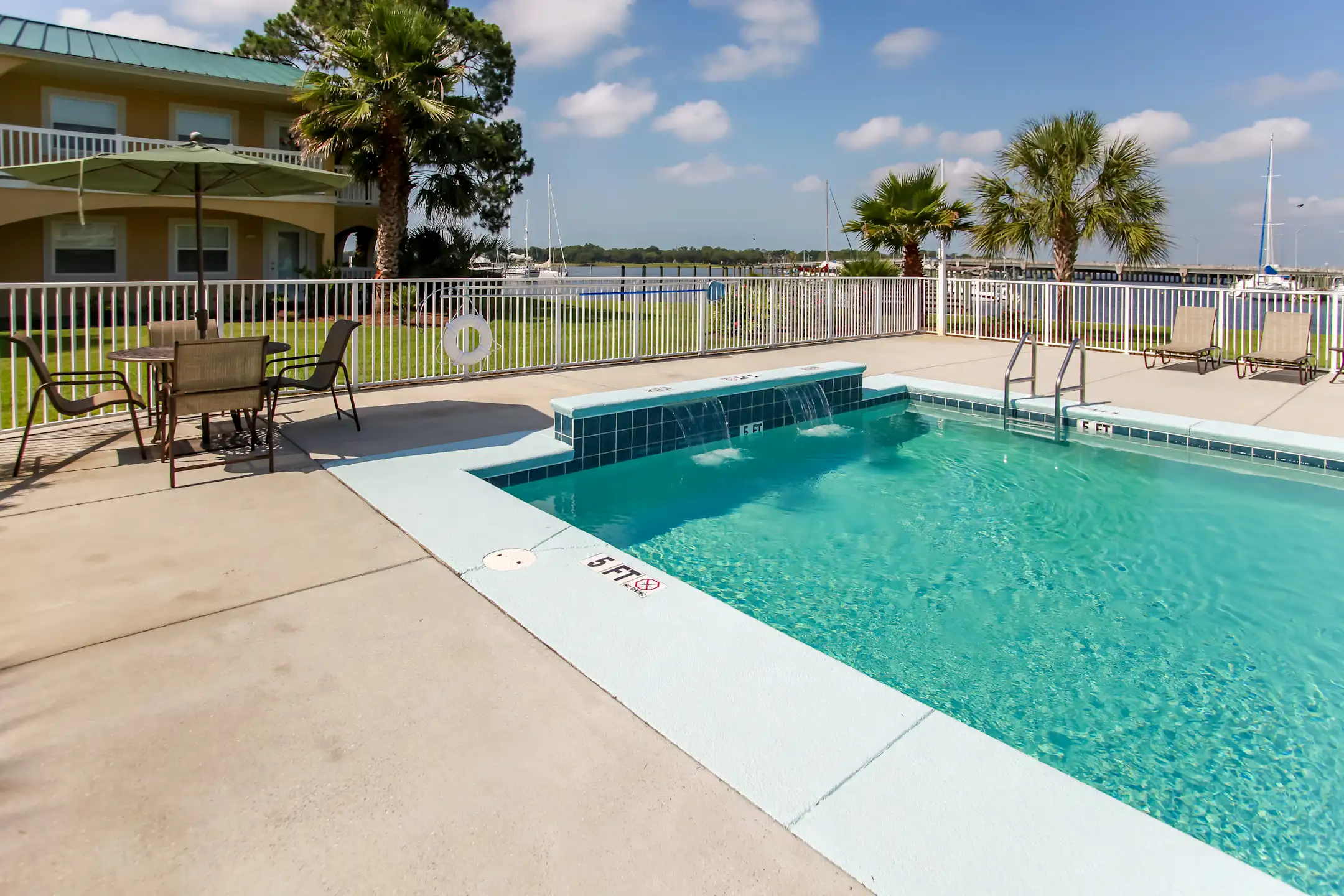 Landings of Pensacola Condominiums Apartments Pensacola, FL 32507