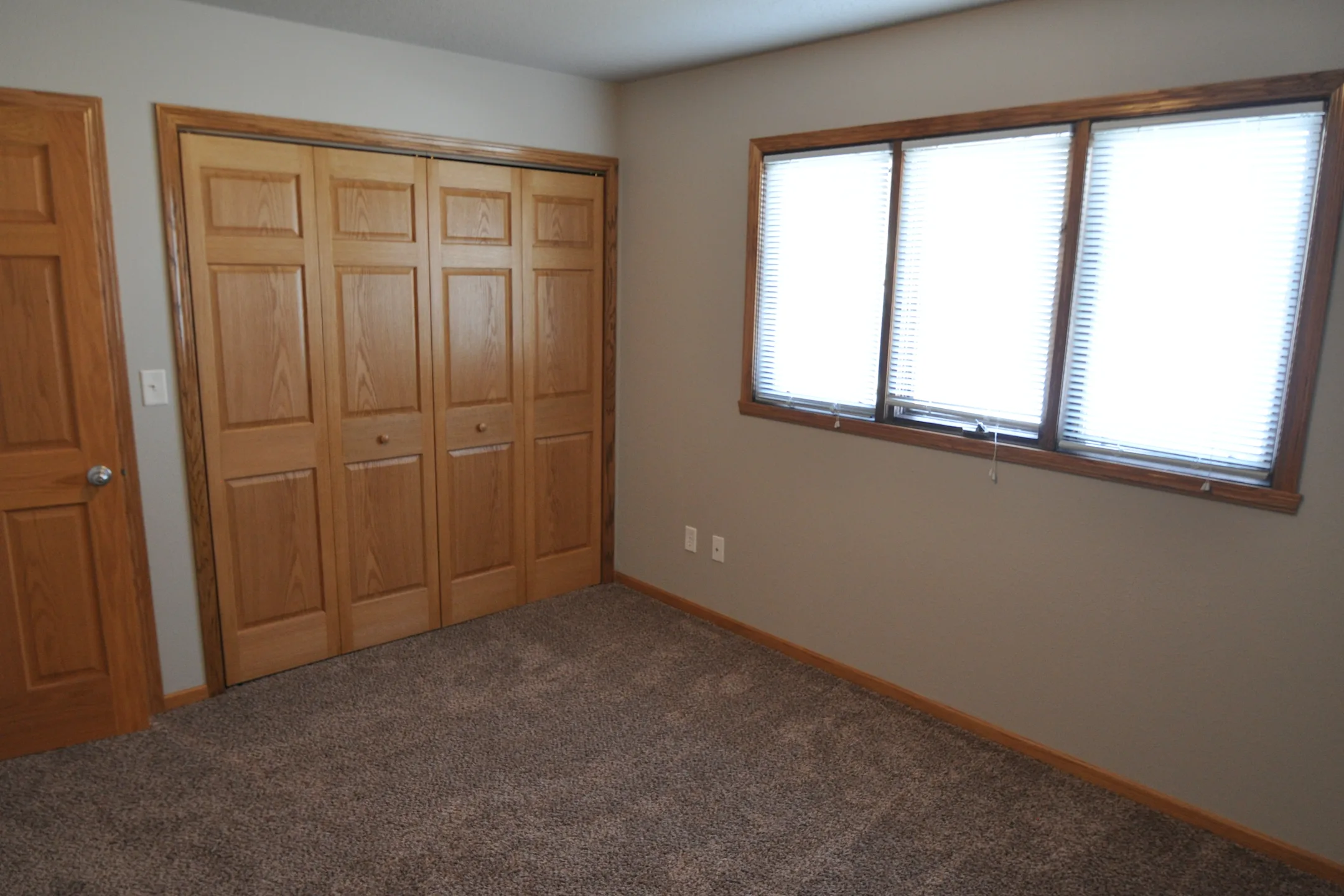 Skaff Apartments Moorhead Apartments Moorhead, MN 56560