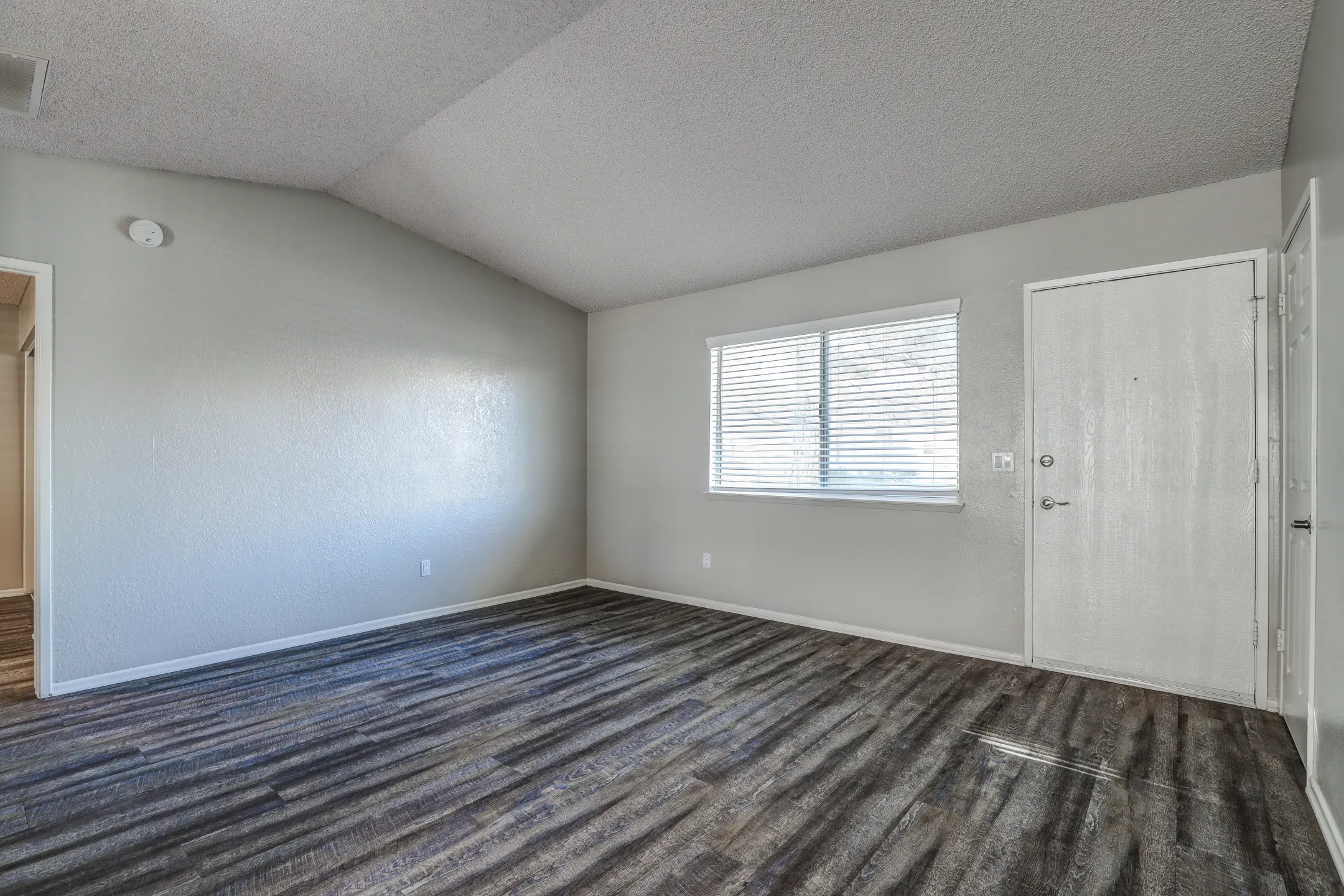 Aspire Seneca Apartments - Victorville, CA 92392