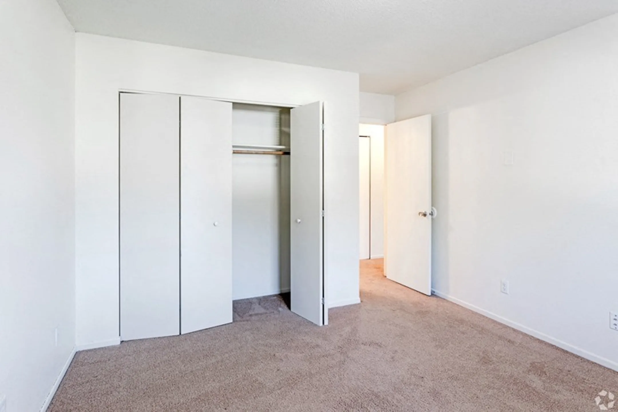 Carver Ridge Townhomes 340 Crosstown Blvd Chaska, MN Townhomes for