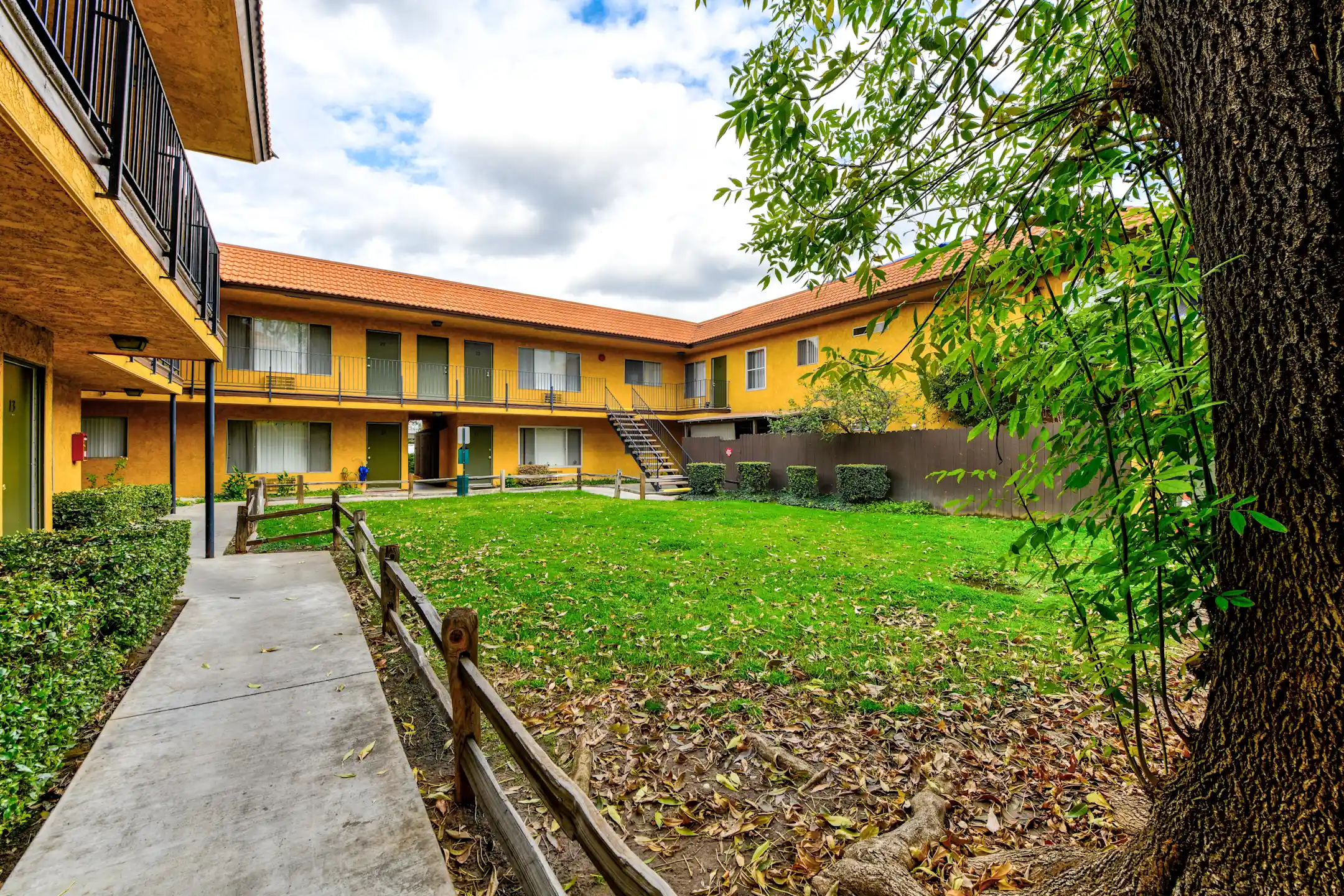 Casa Moreno Apartments 13705 Sunkist Dr La Puente, CA Apartments