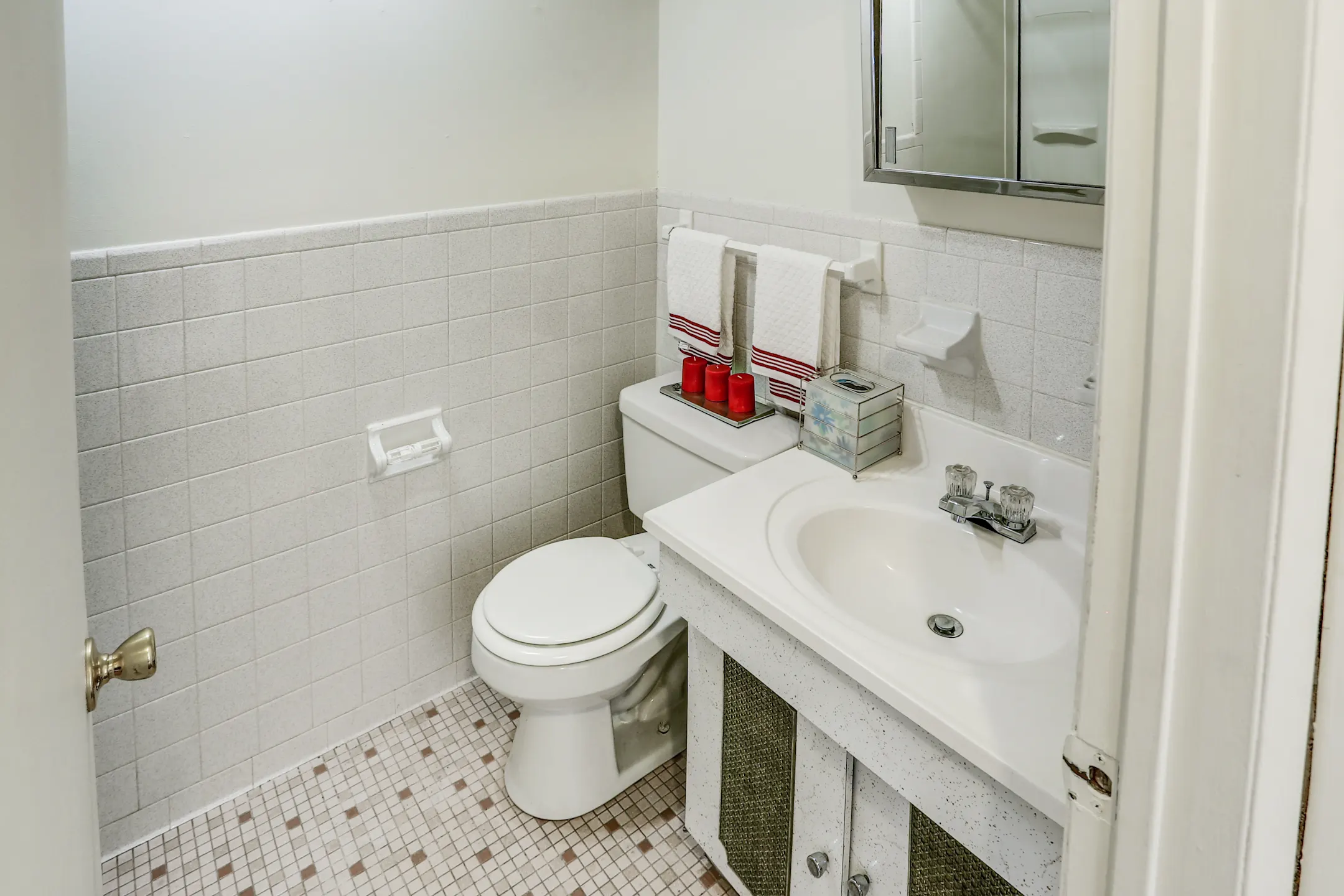 Bathroom - Crescent Gardens Apartments - Rochester, NY