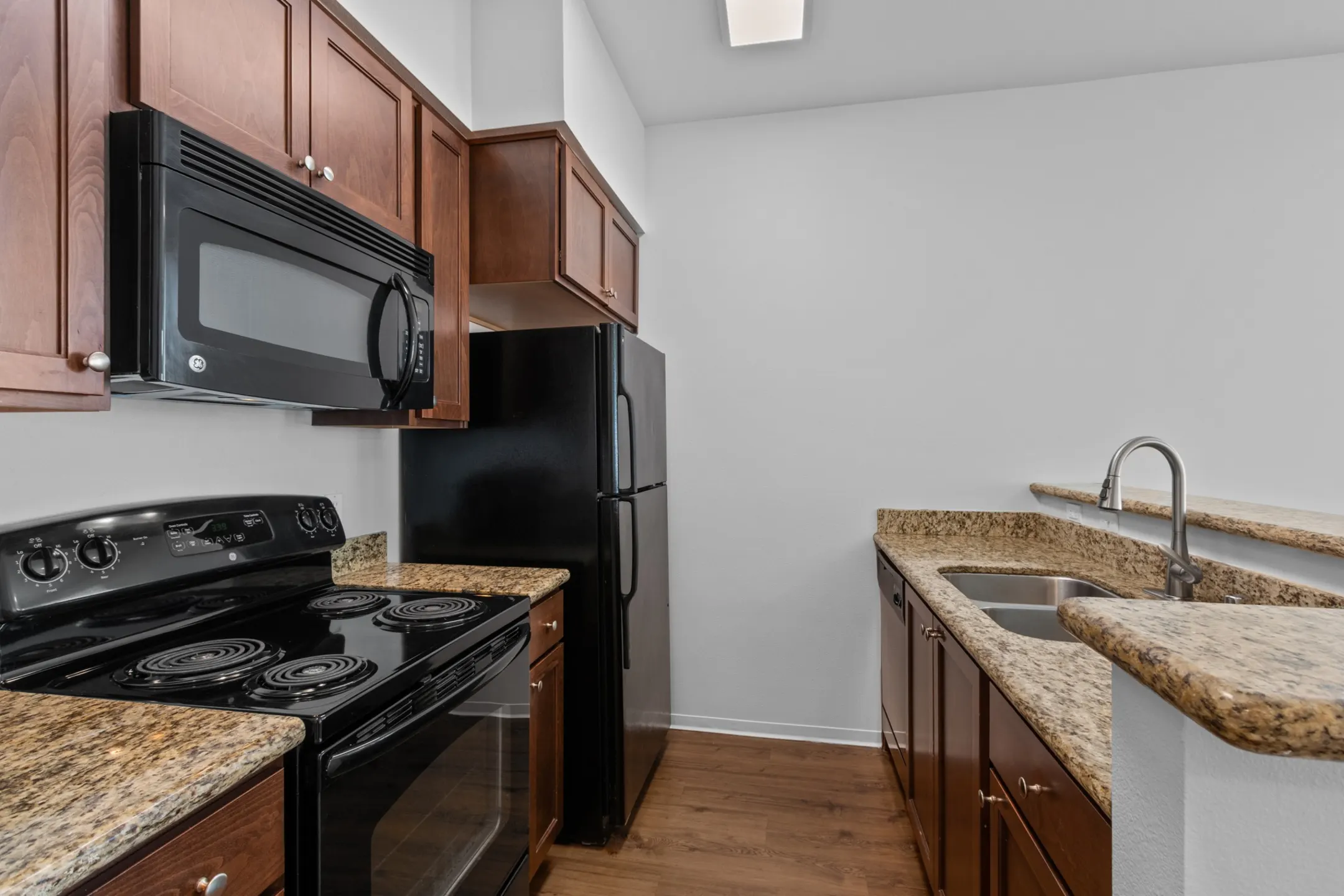 Regency Park at Queensgate Apartments - Richland, WA 99352