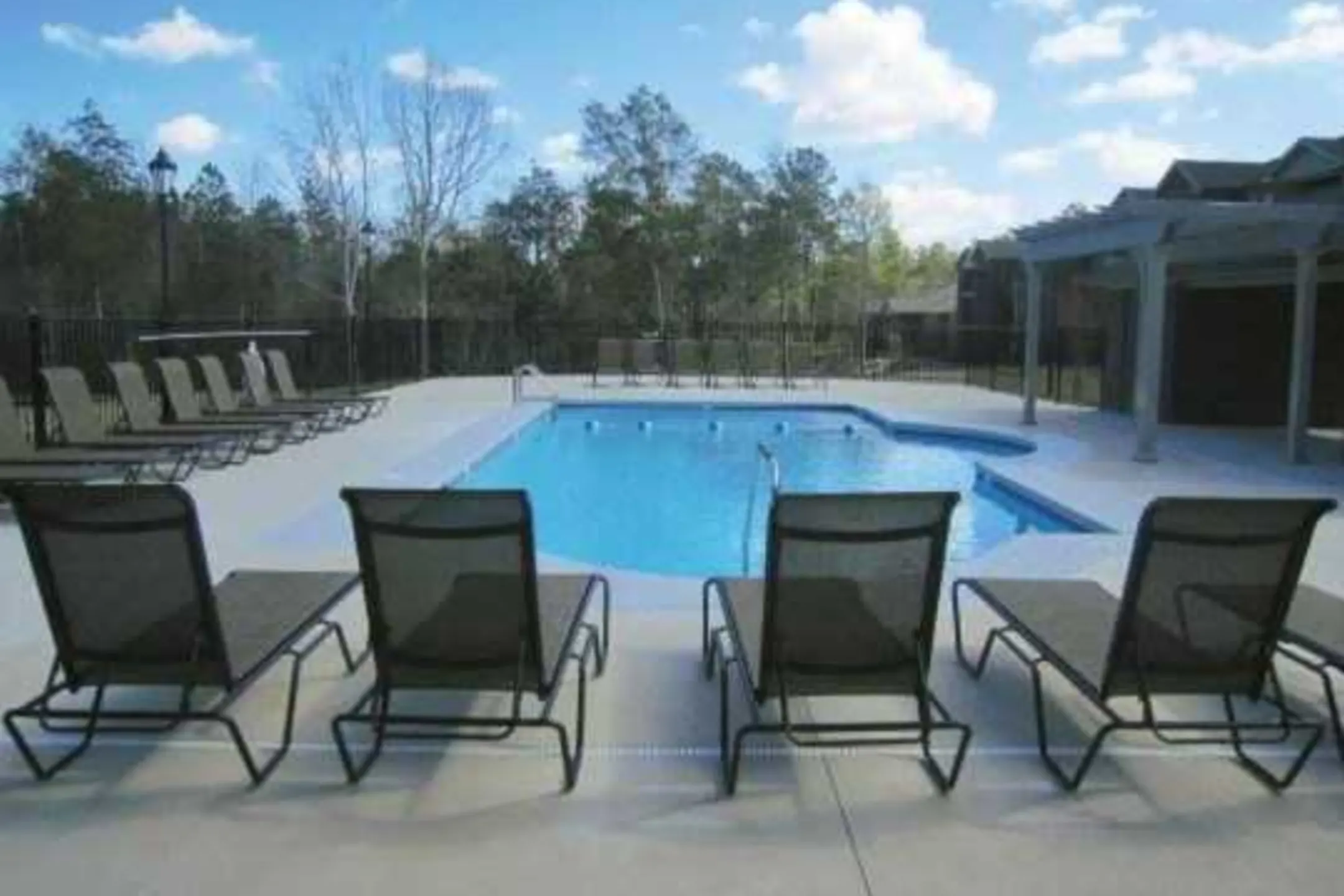Pool - Forest Hill Apartment Homes - Mobile, AL