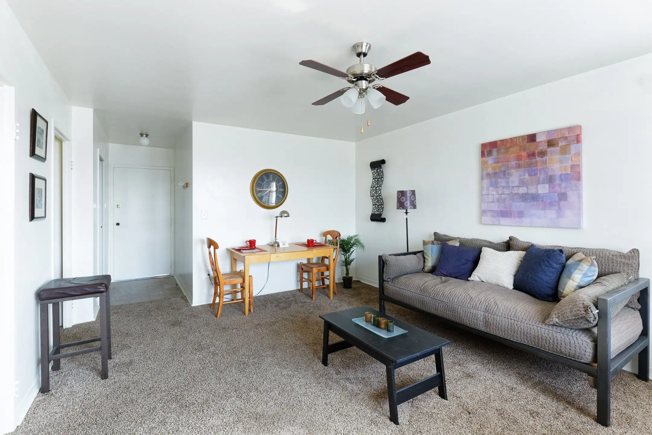 Quality Hill Towers Apartments Kansas City, MO 64105